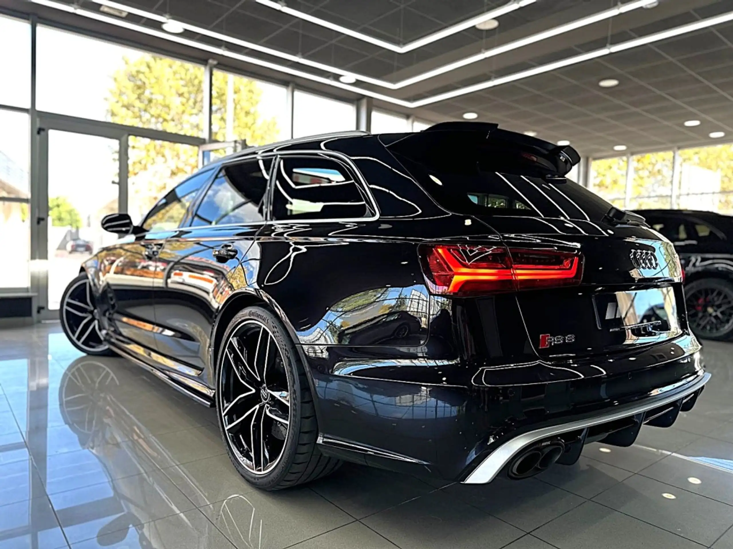 Audi - RS6