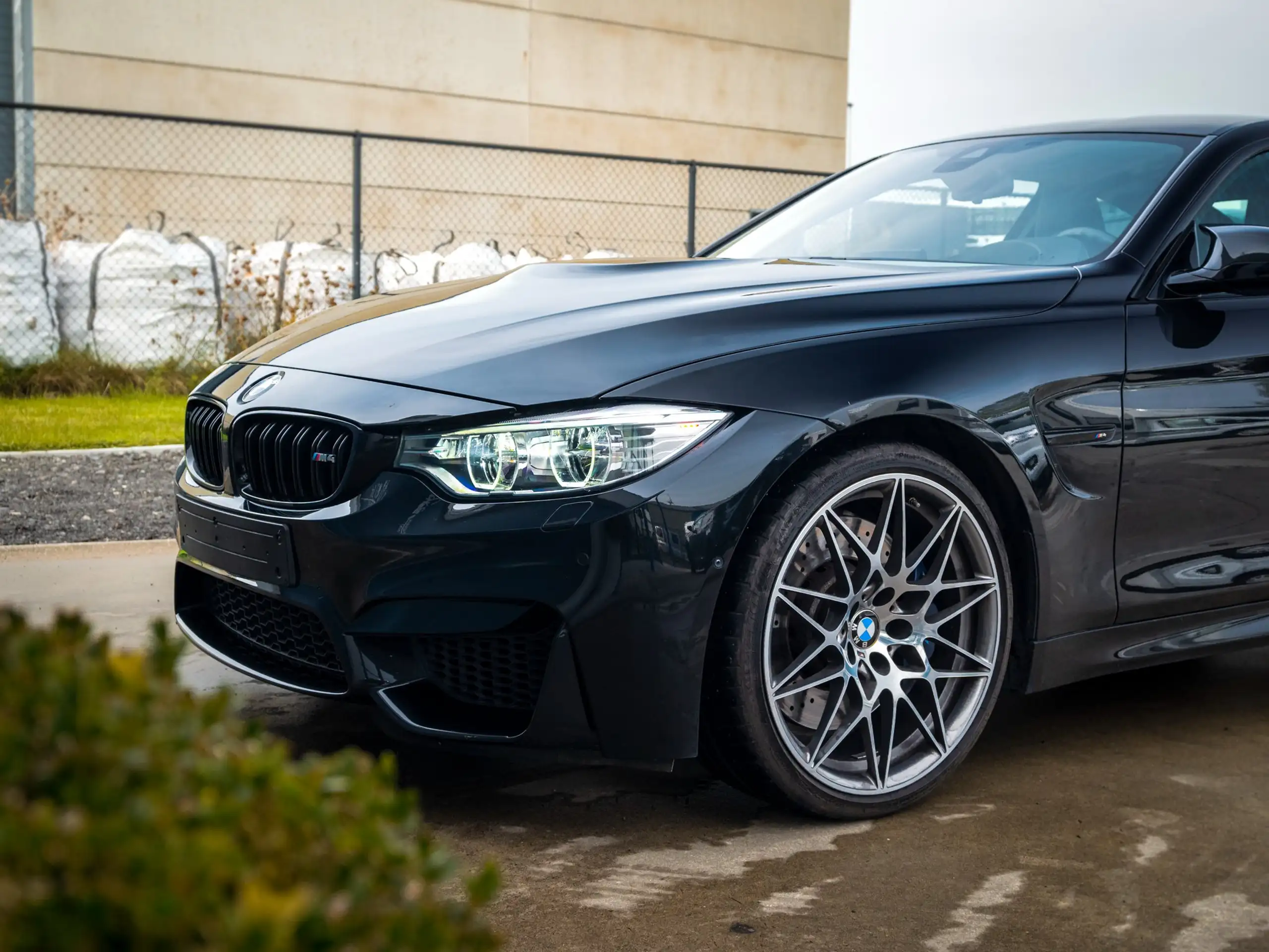 BMW - M4