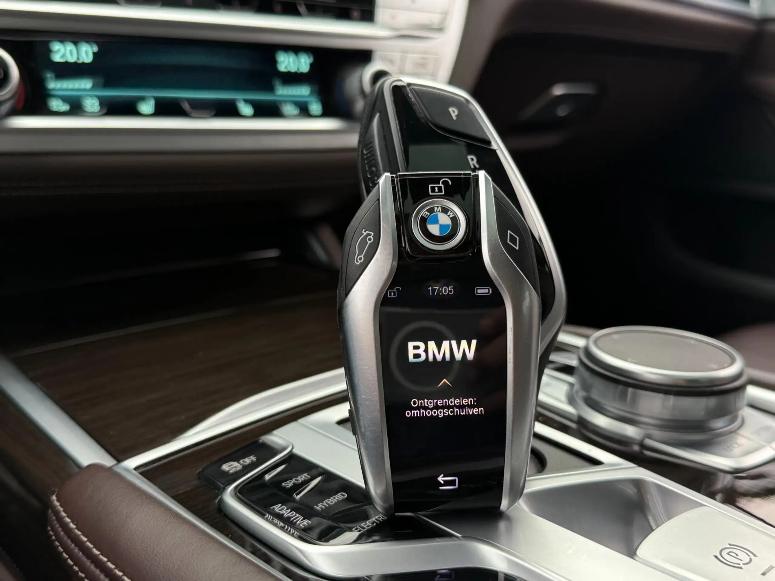 BMW - 745