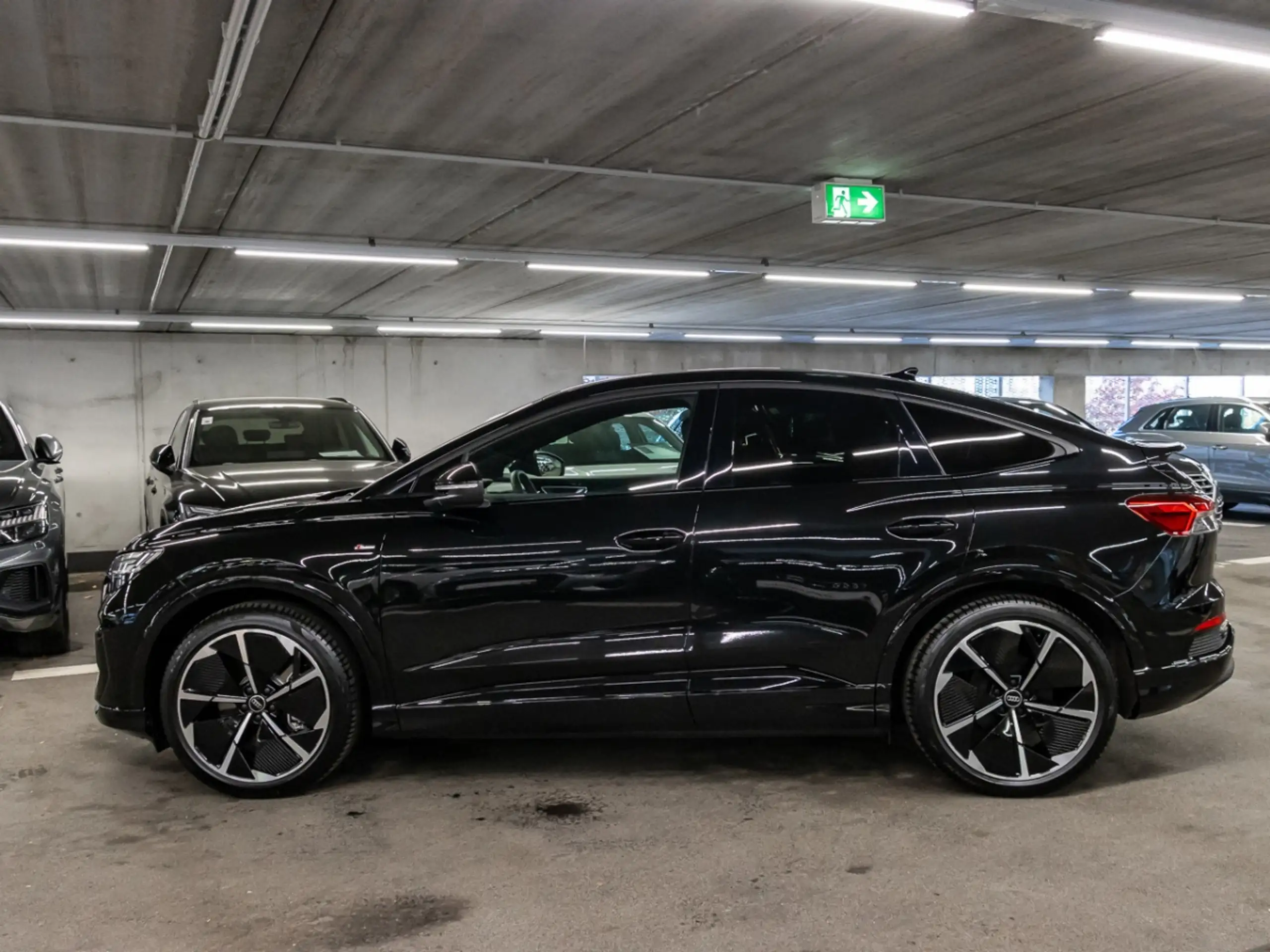 Audi - Q4 e-tron