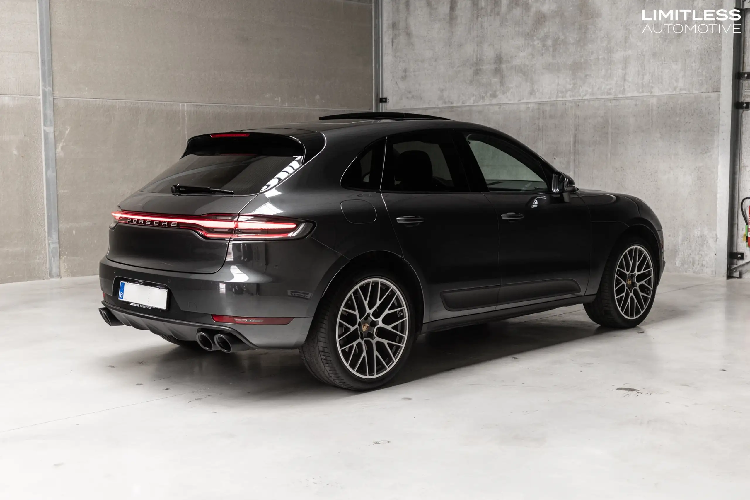 Porsche - Macan