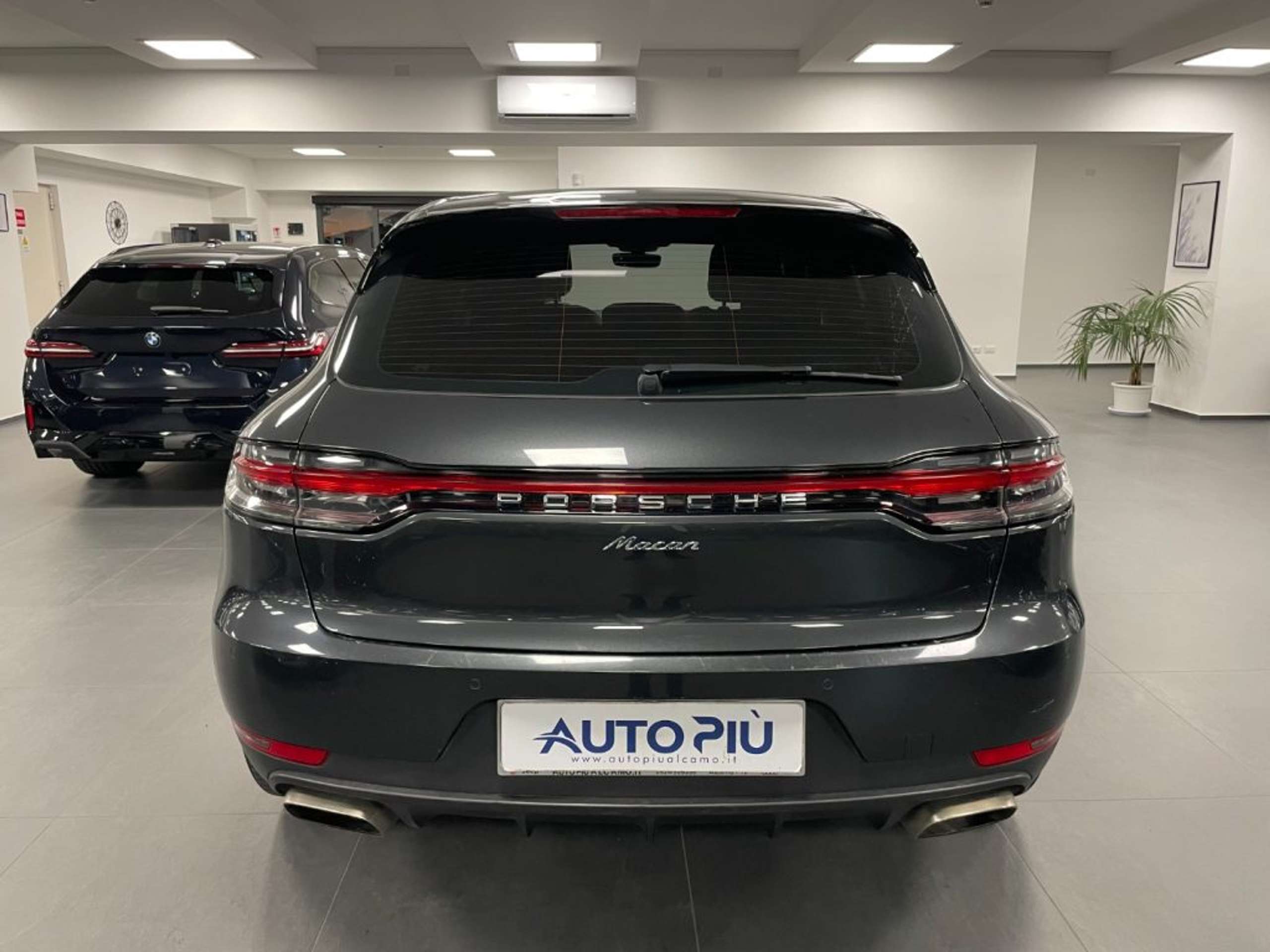 Porsche - Macan