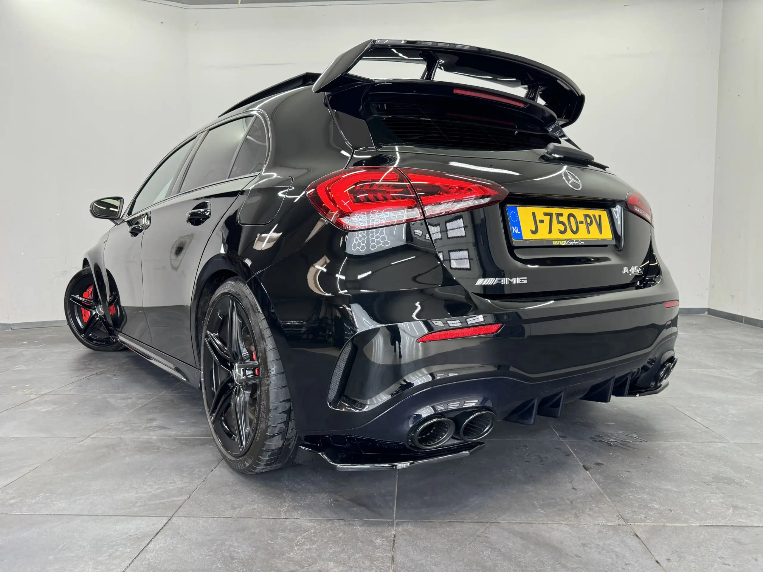 Mercedes-Benz - A 45 AMG