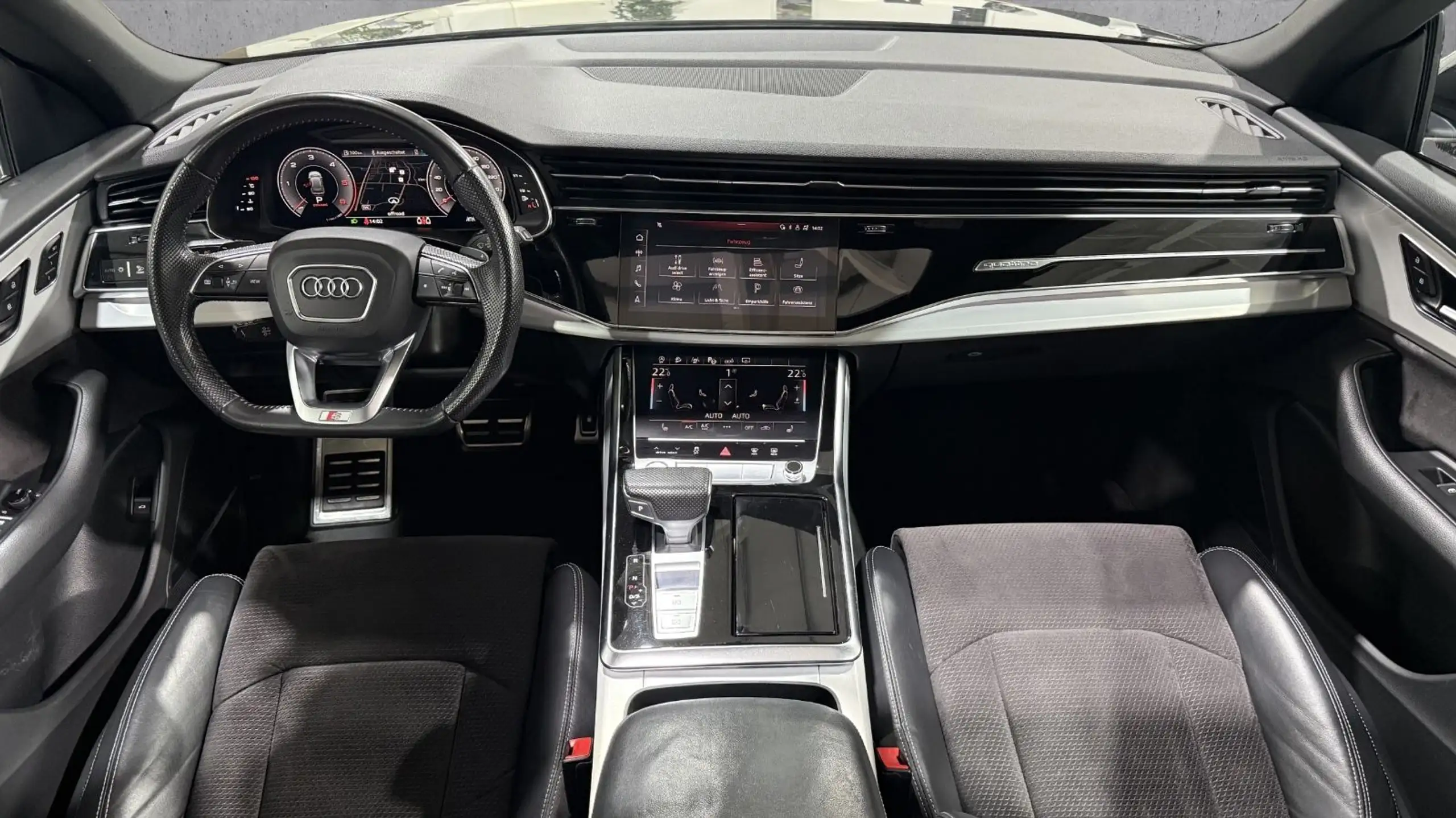 Audi - Q8