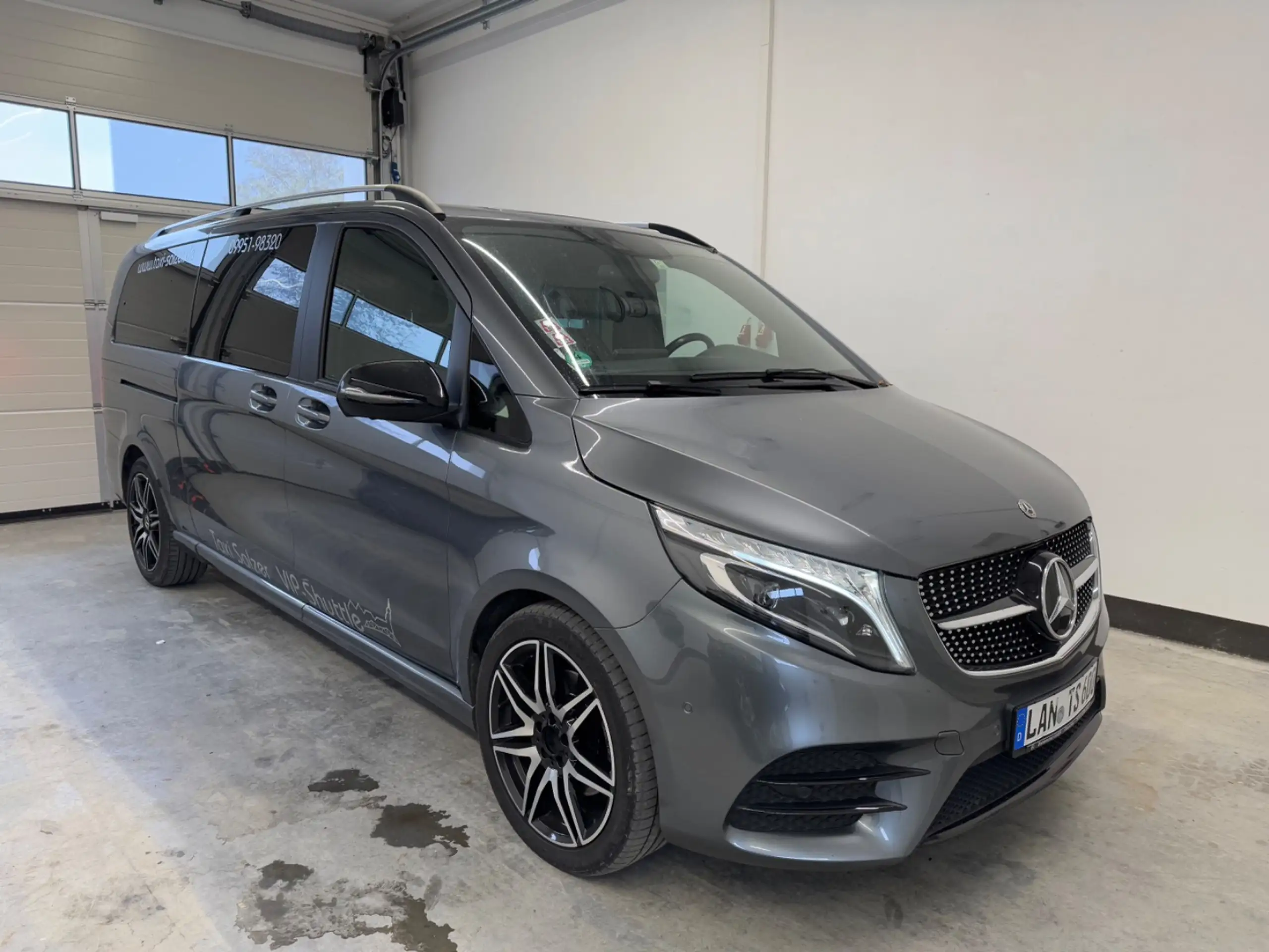 Mercedes-Benz - V 300