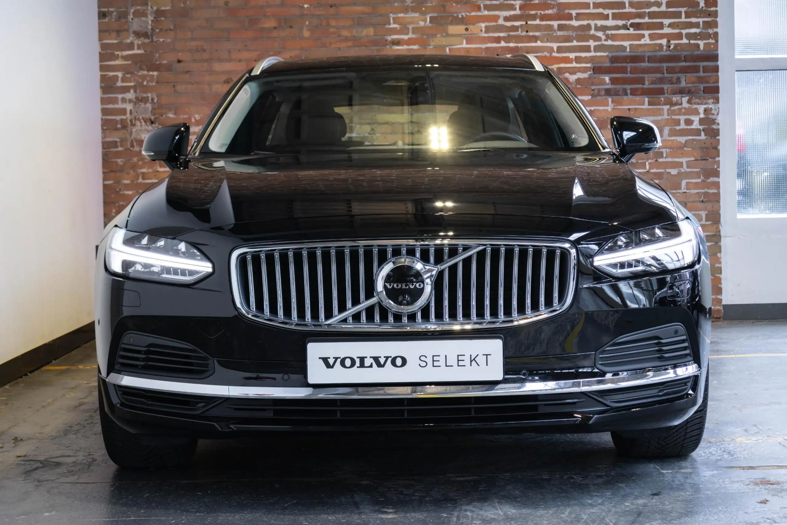 Volvo - V90