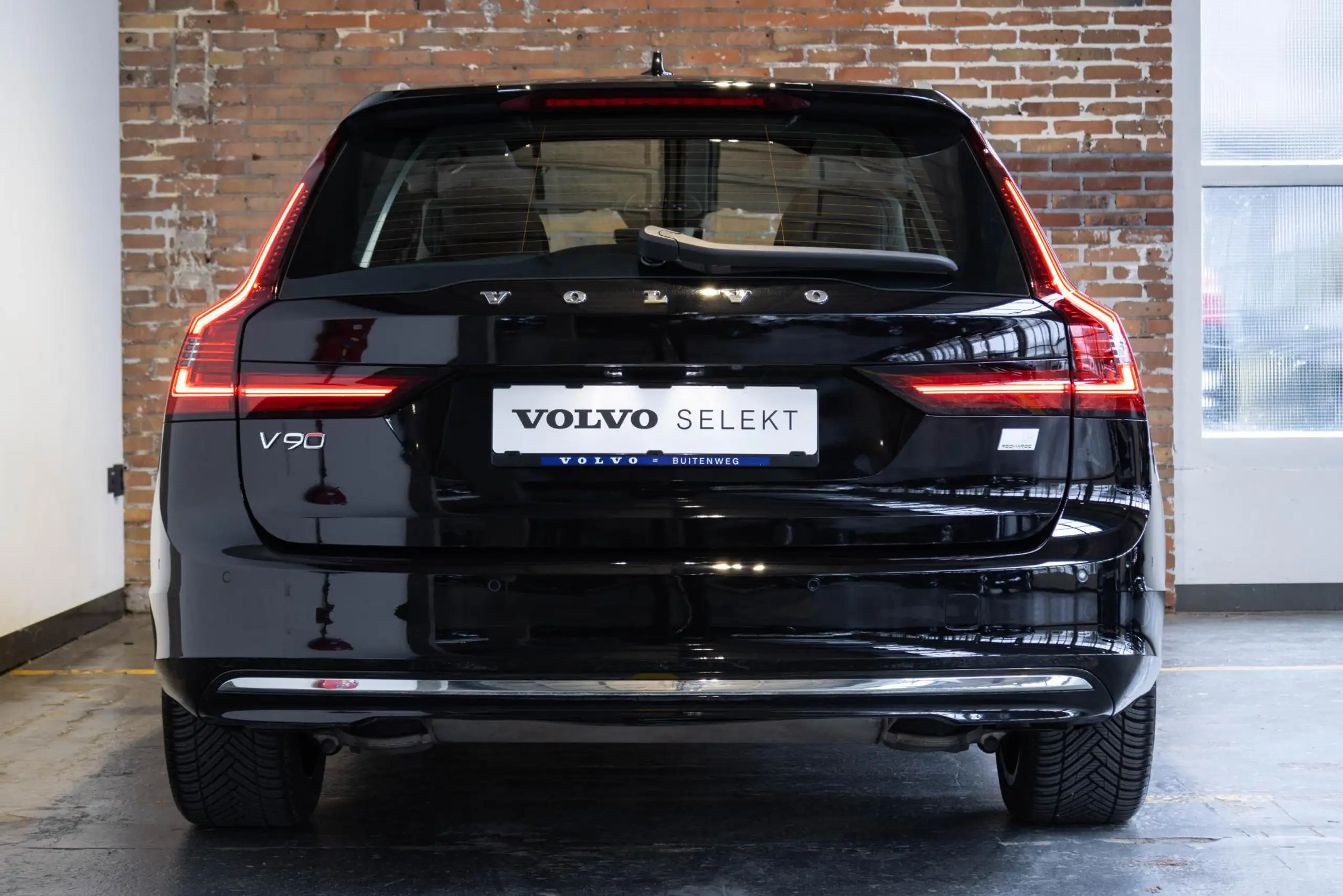 Volvo - V90