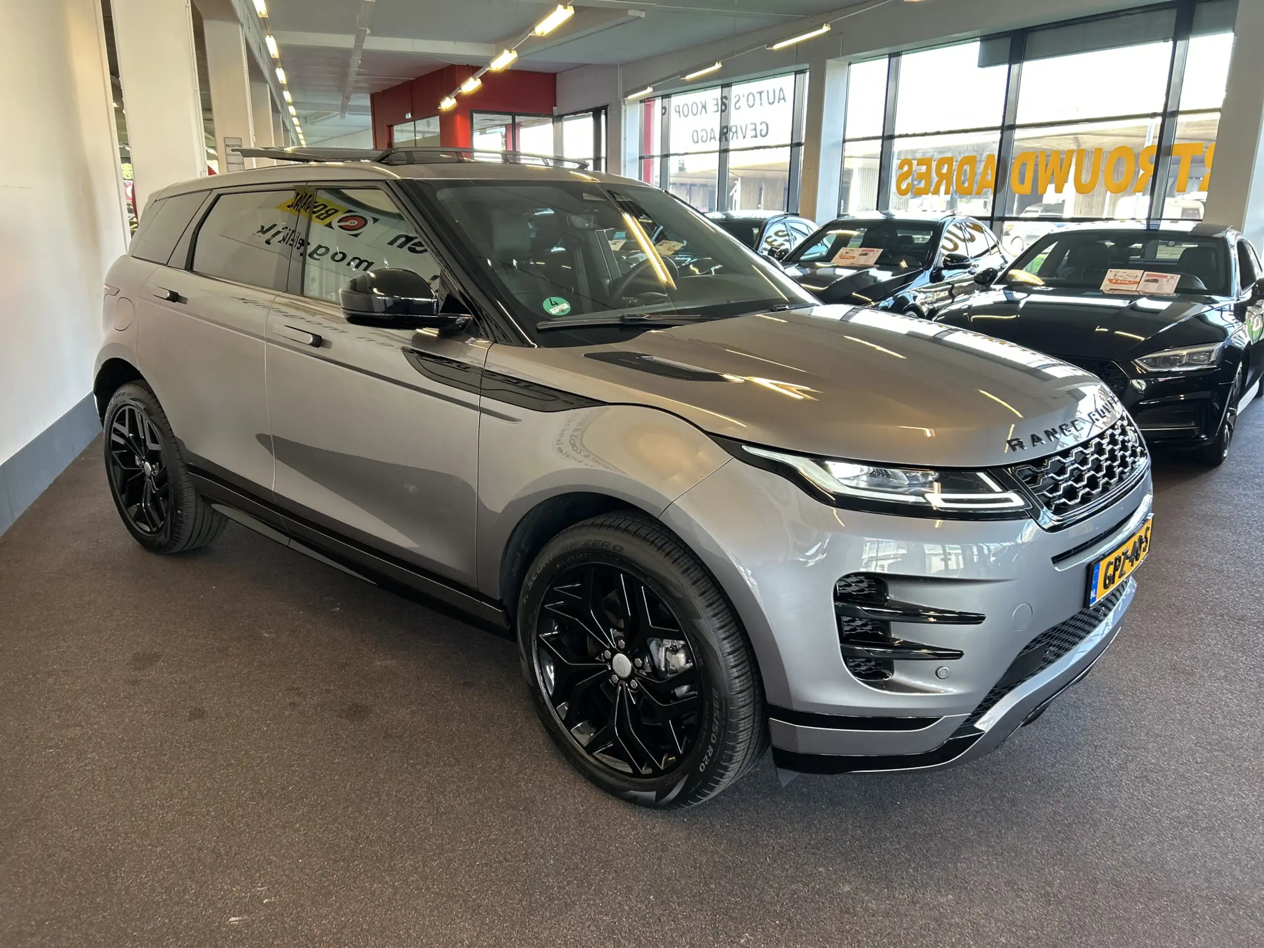 Land Rover - Range Rover Evoque