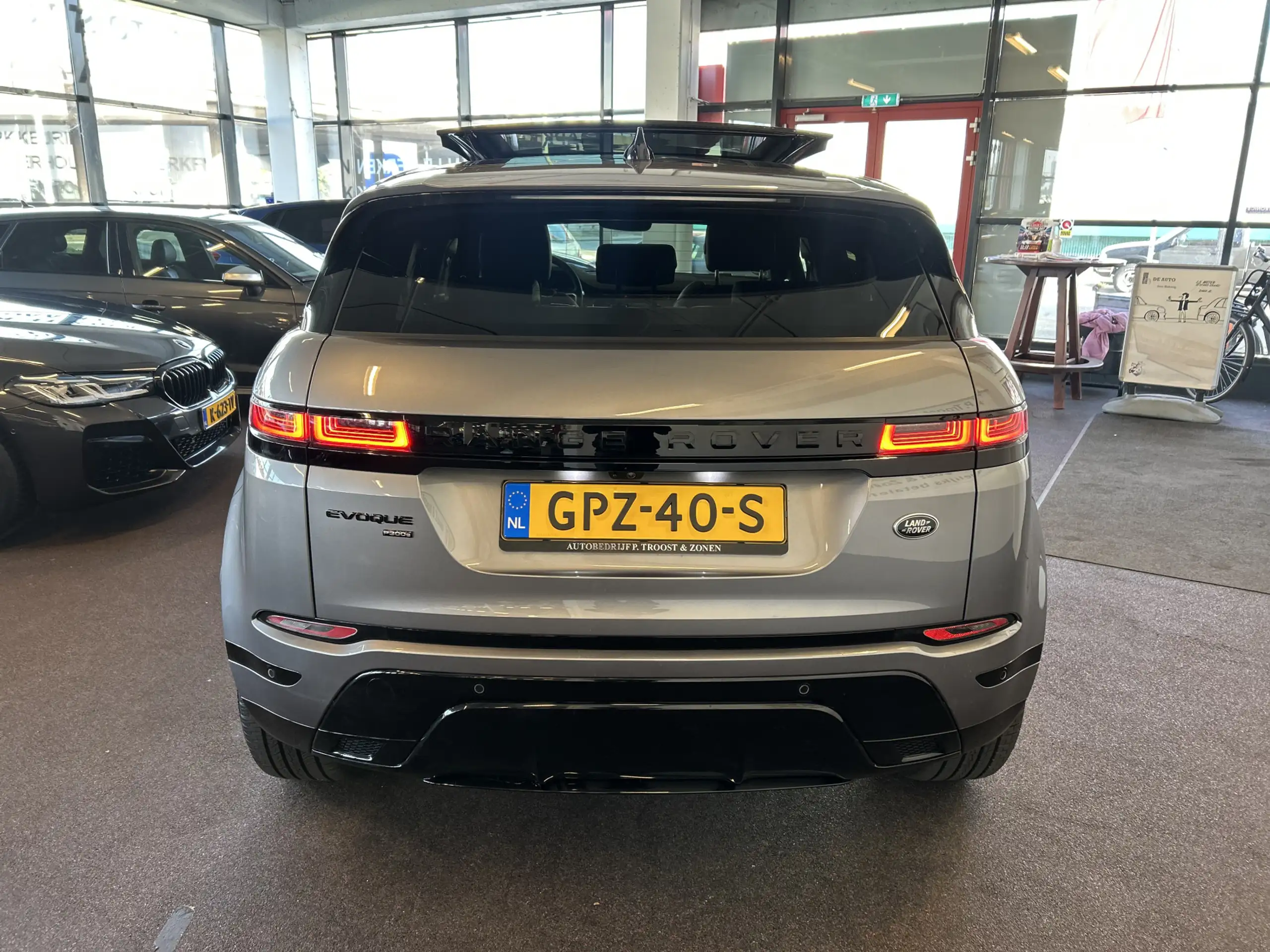 Land Rover - Range Rover Evoque