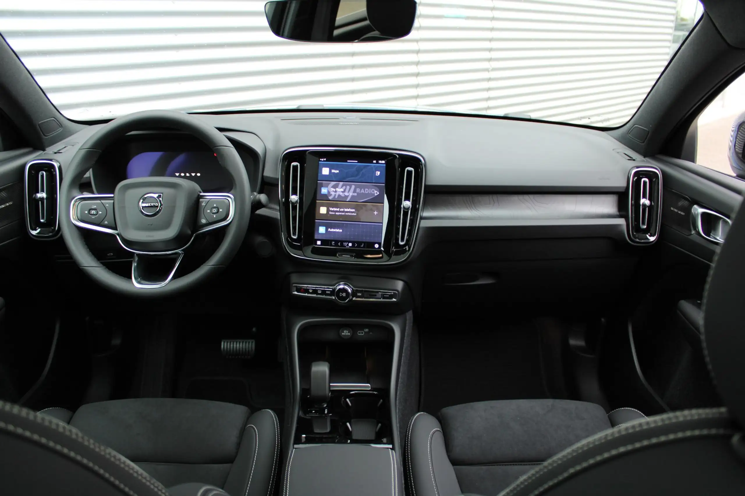 Volvo - C40