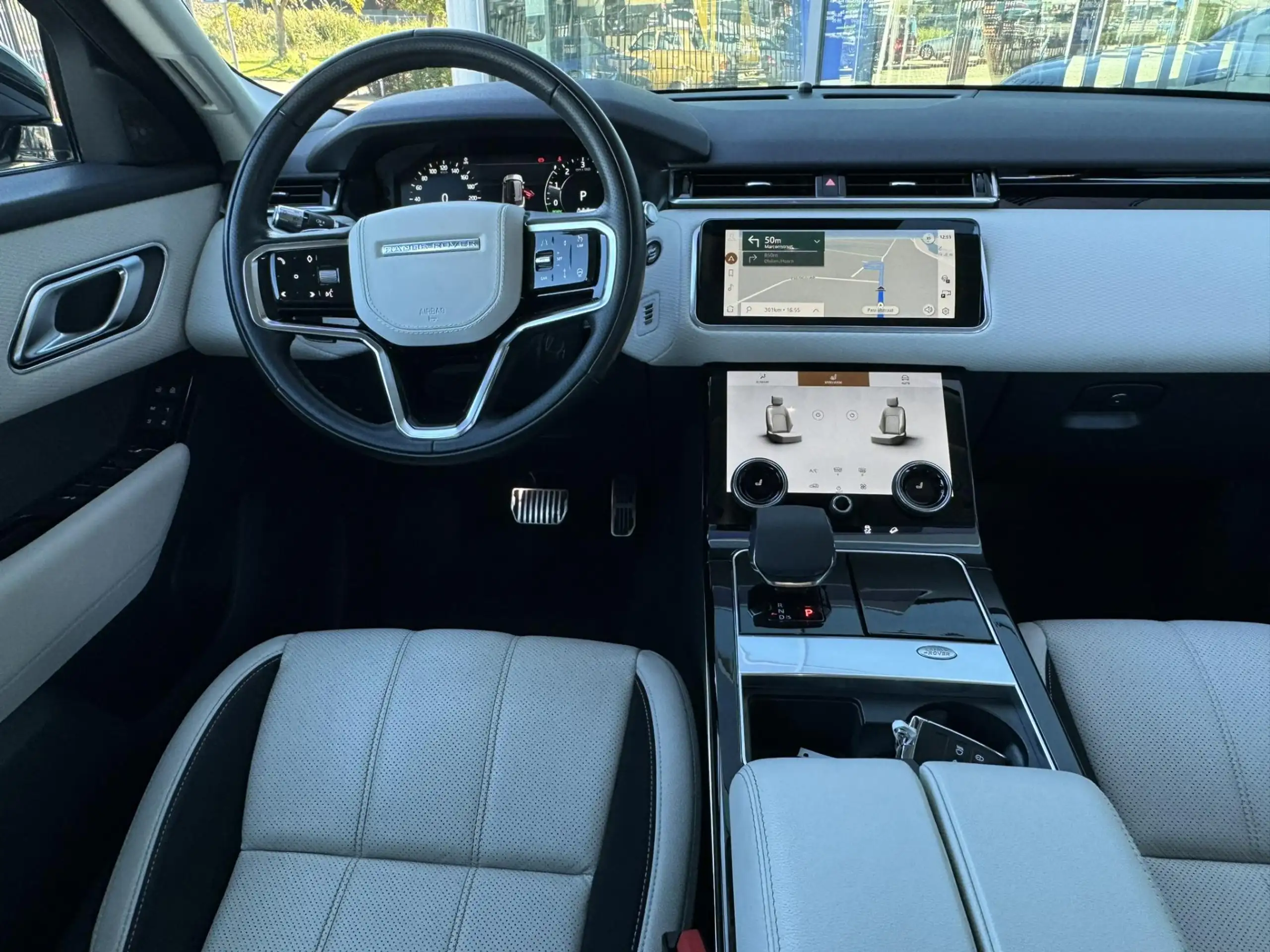 Land Rover - Range Rover Velar