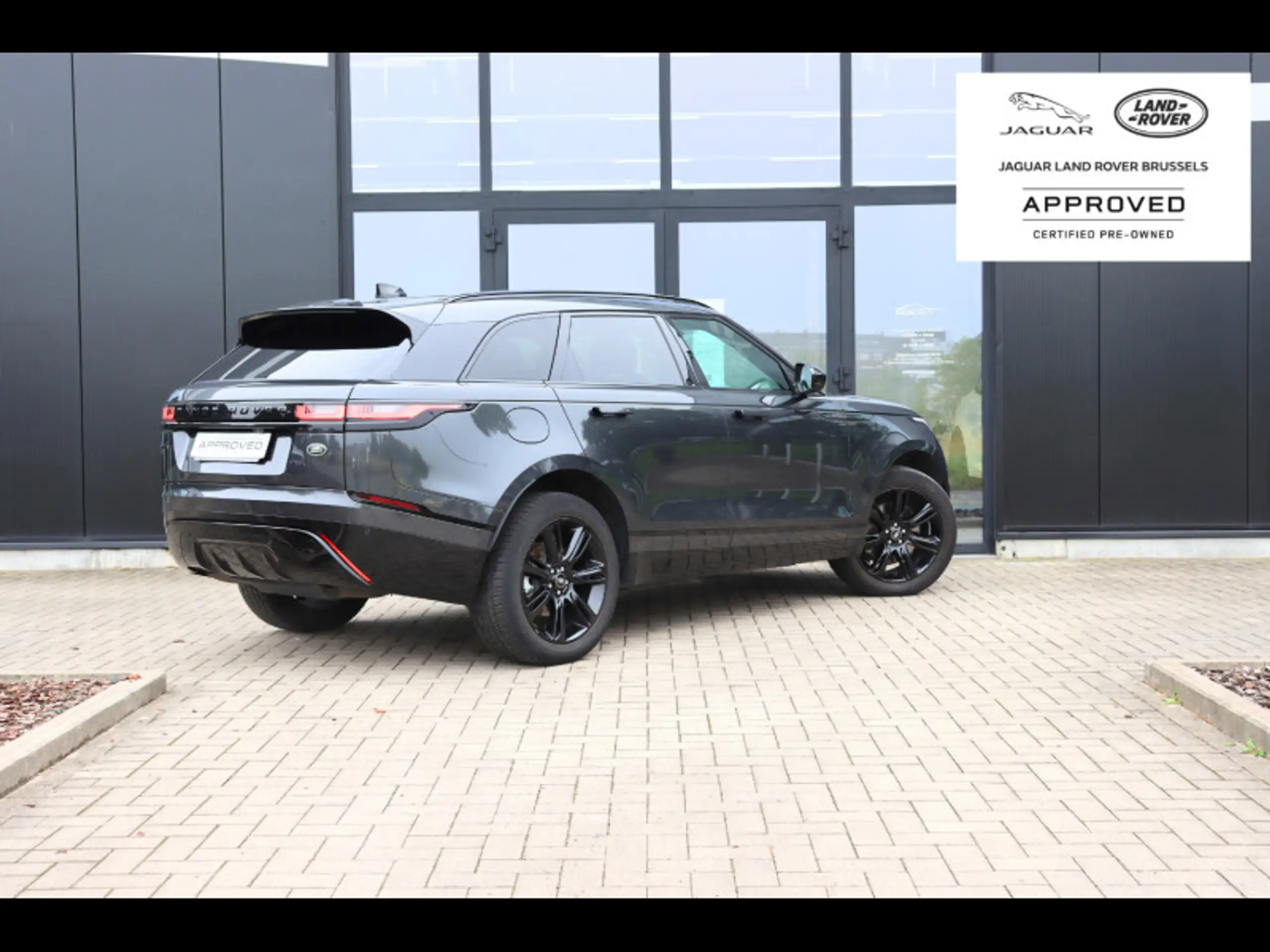 Land Rover - Range Rover Velar