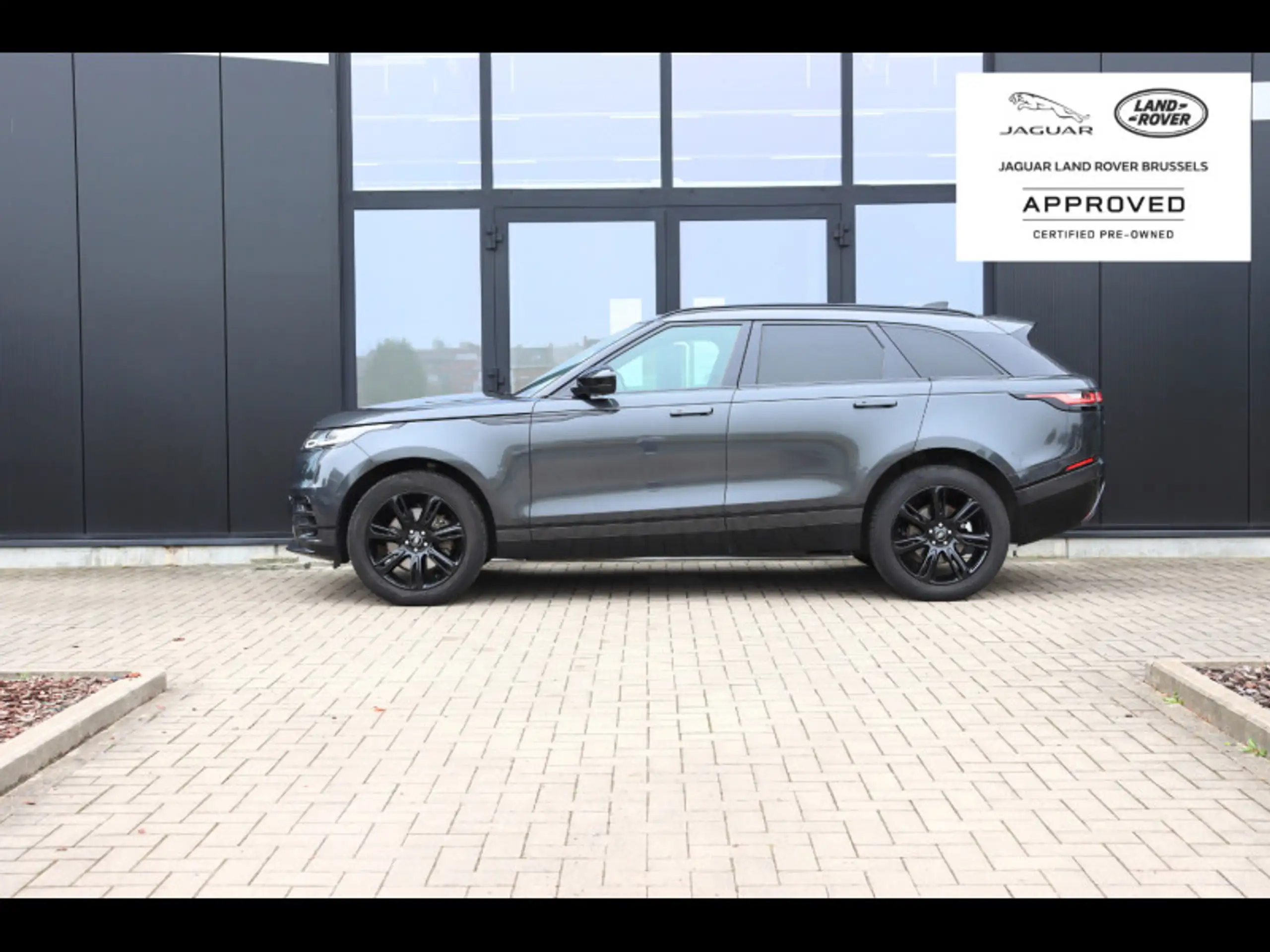 Land Rover - Range Rover Velar