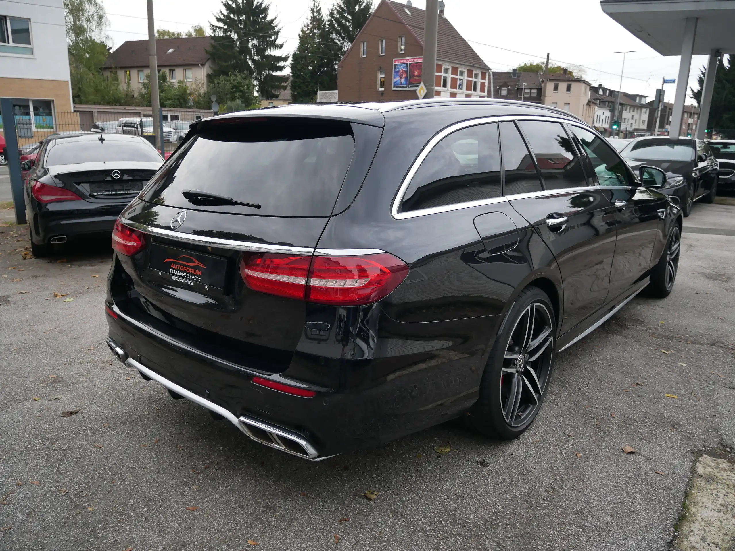 Mercedes-Benz - E 63 AMG