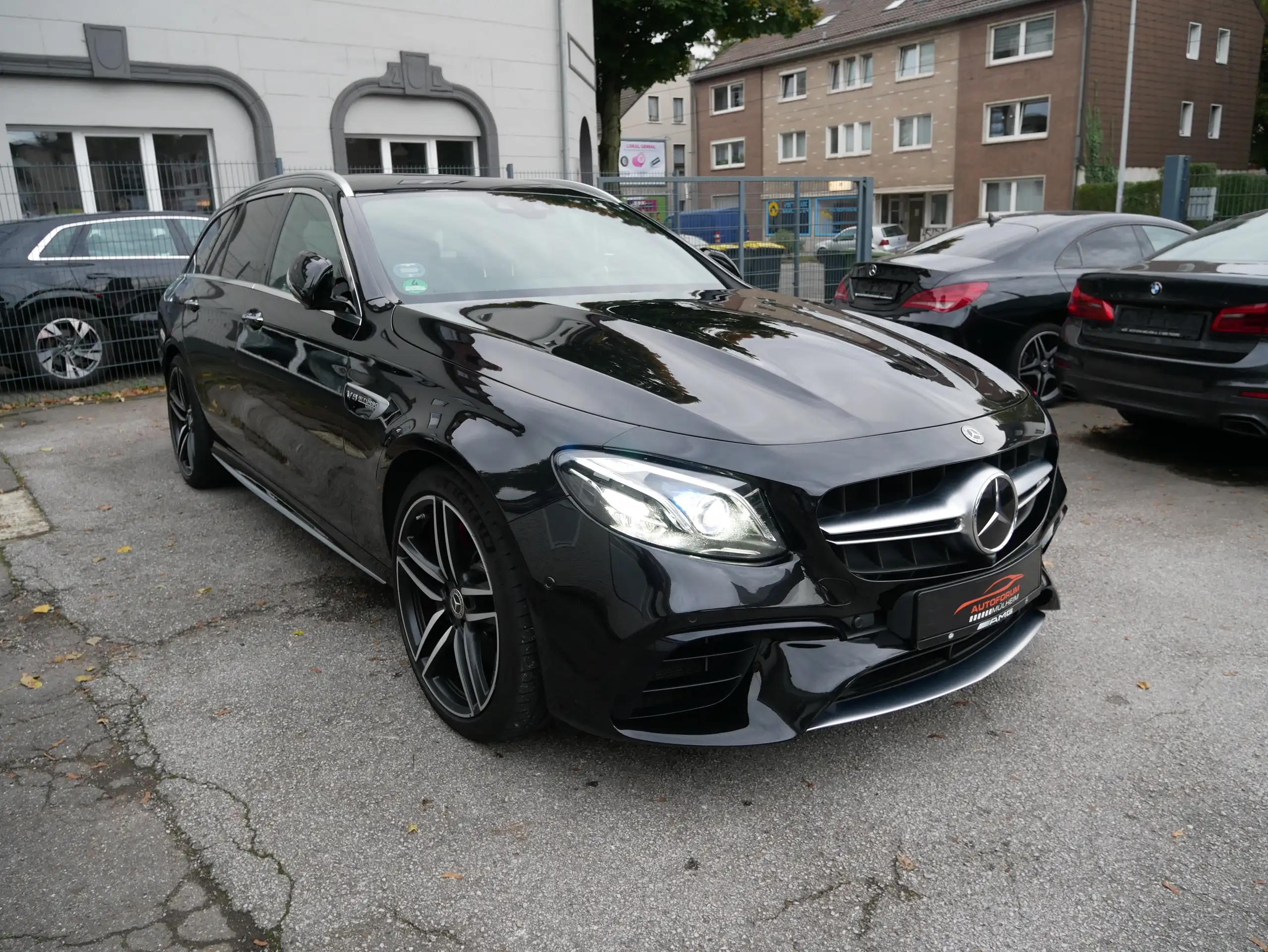 Mercedes-Benz - E 63 AMG