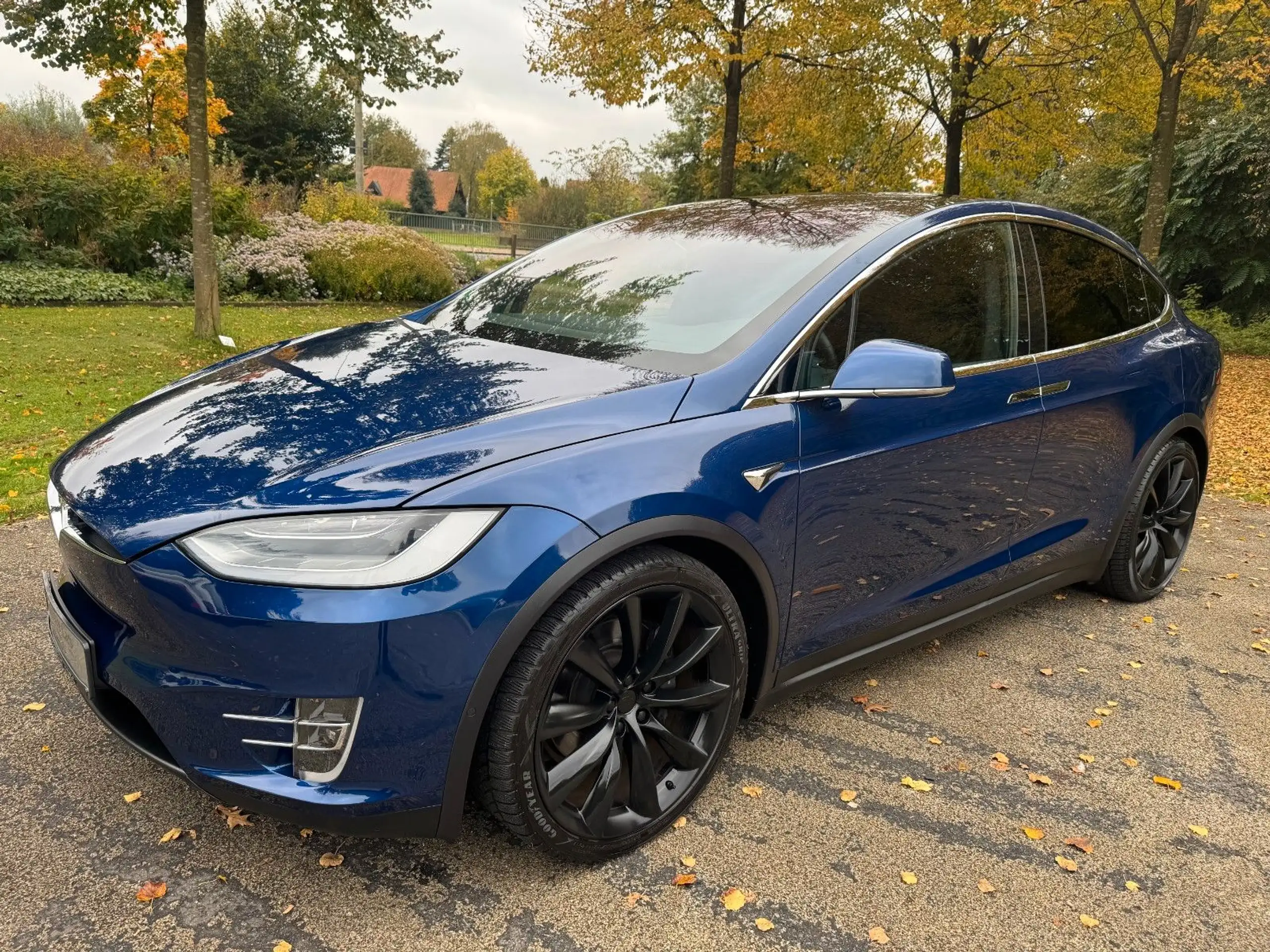 Tesla - Model X