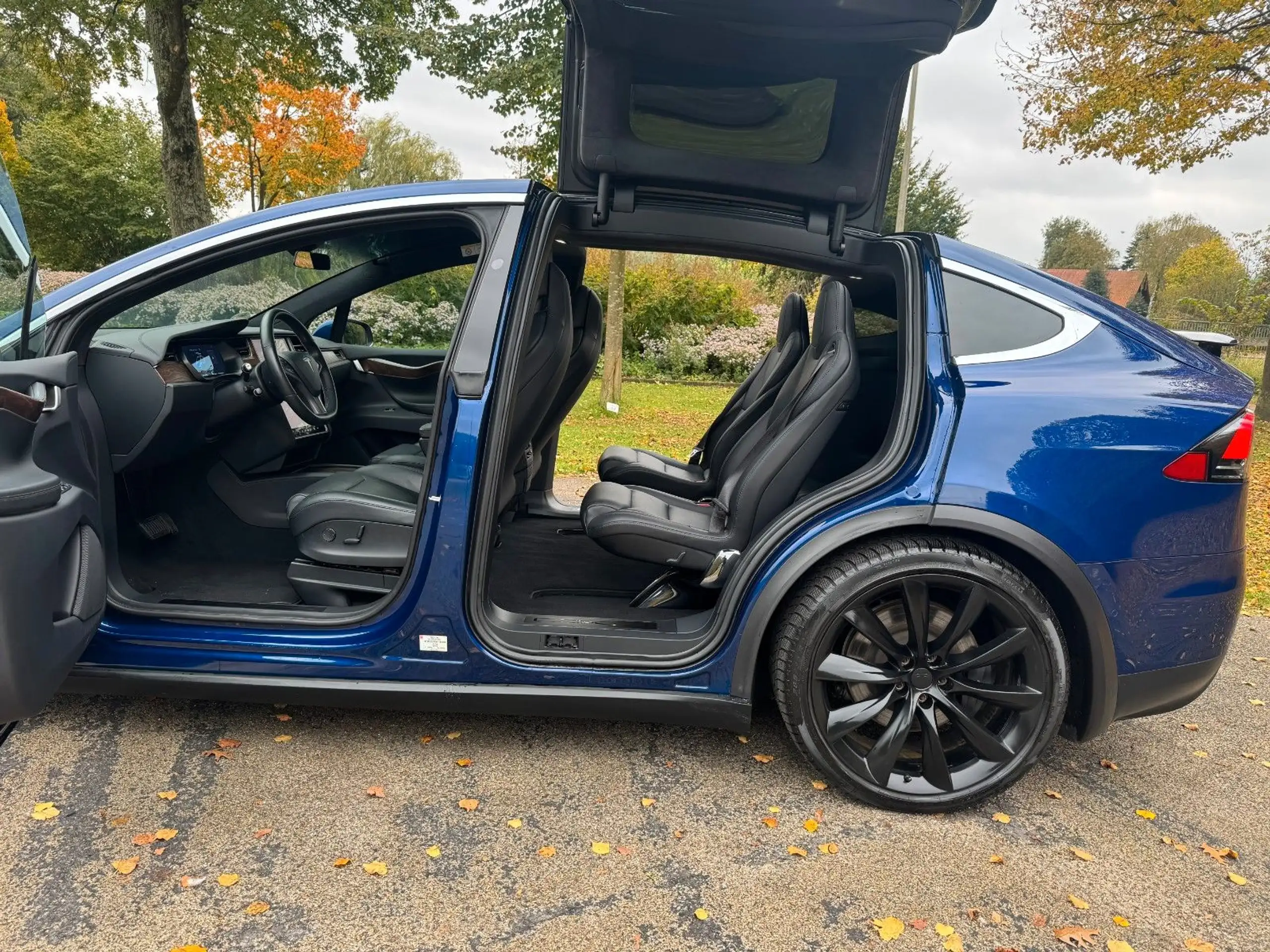 Tesla - Model X