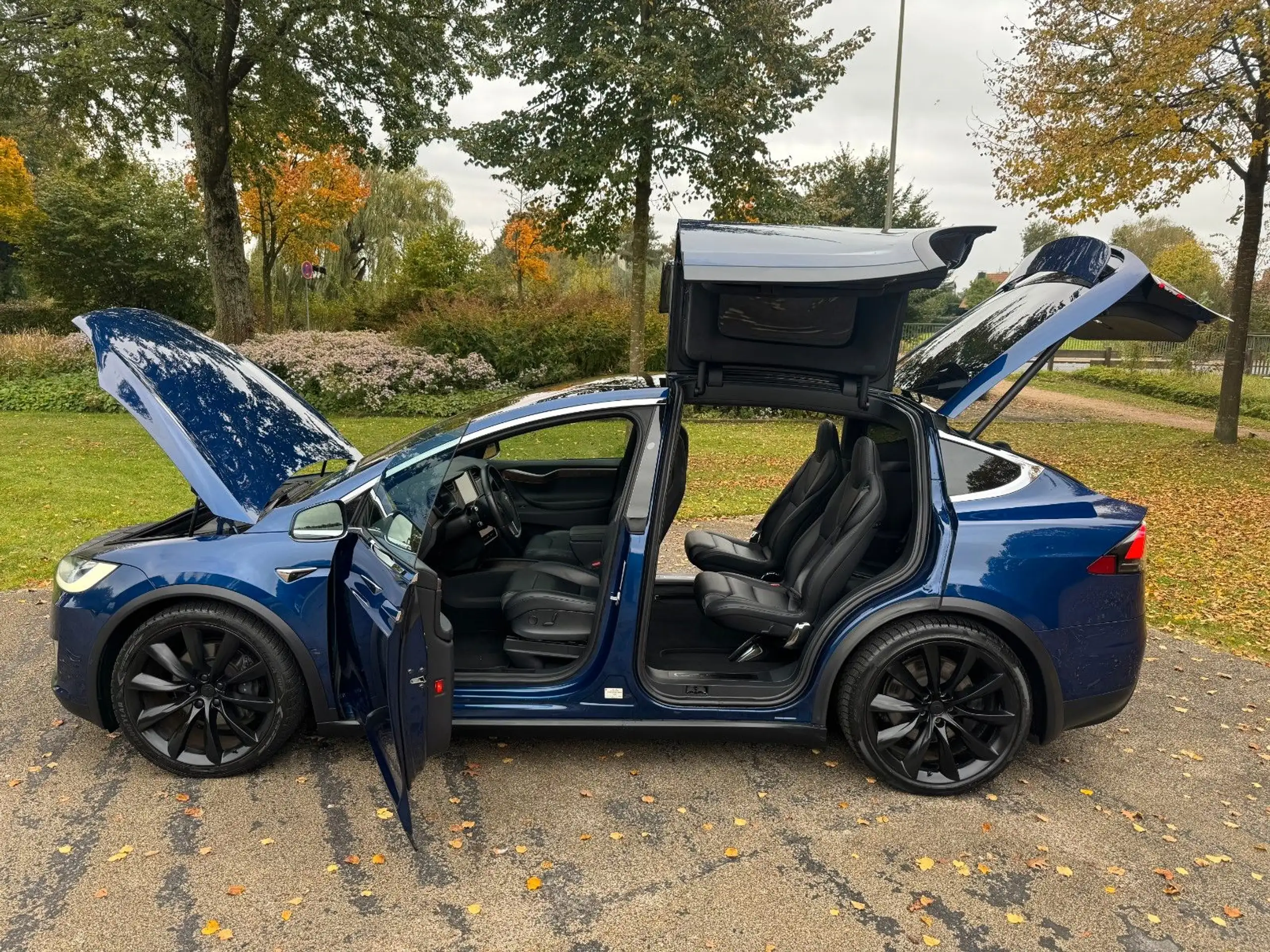 Tesla - Model X