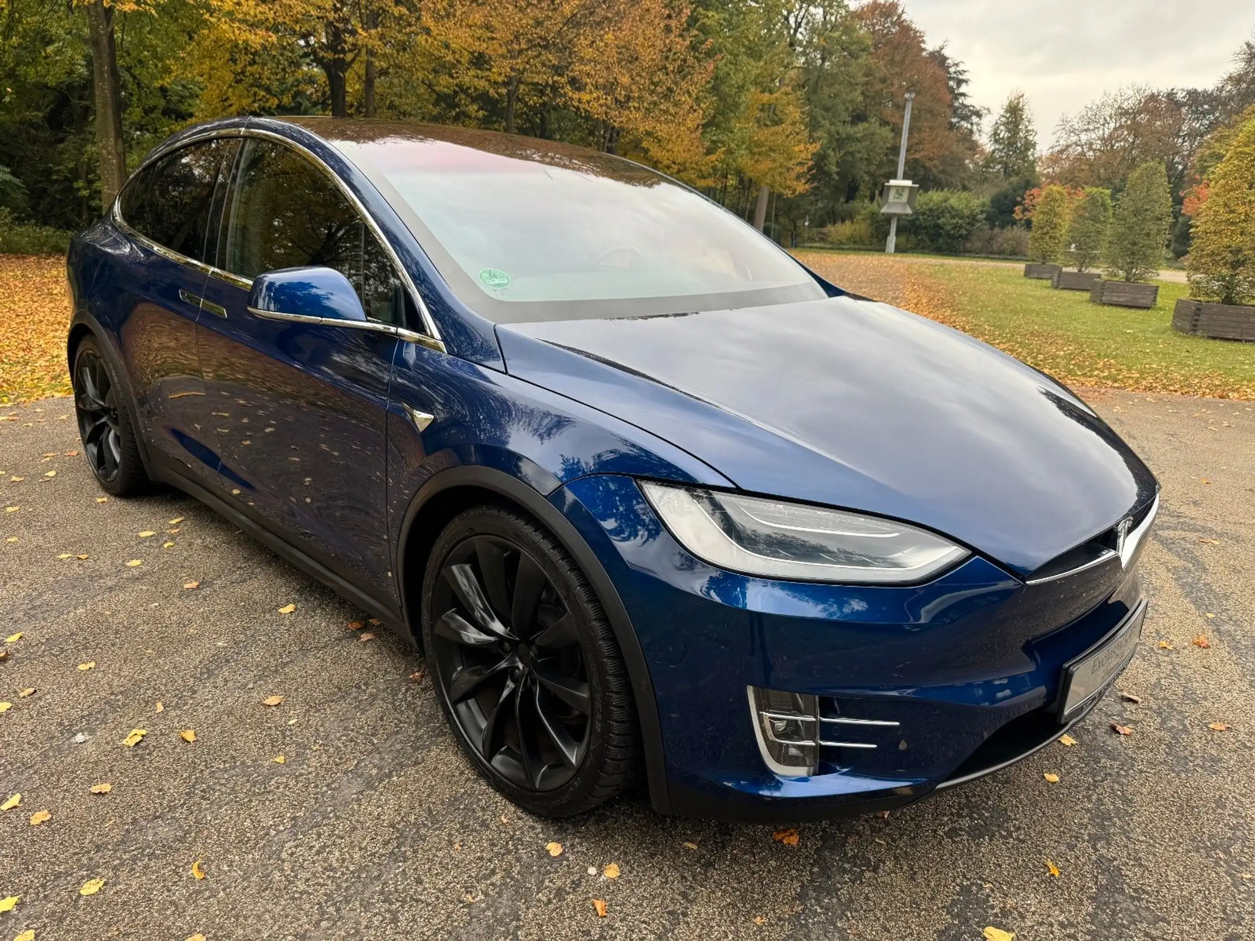 Tesla - Model X