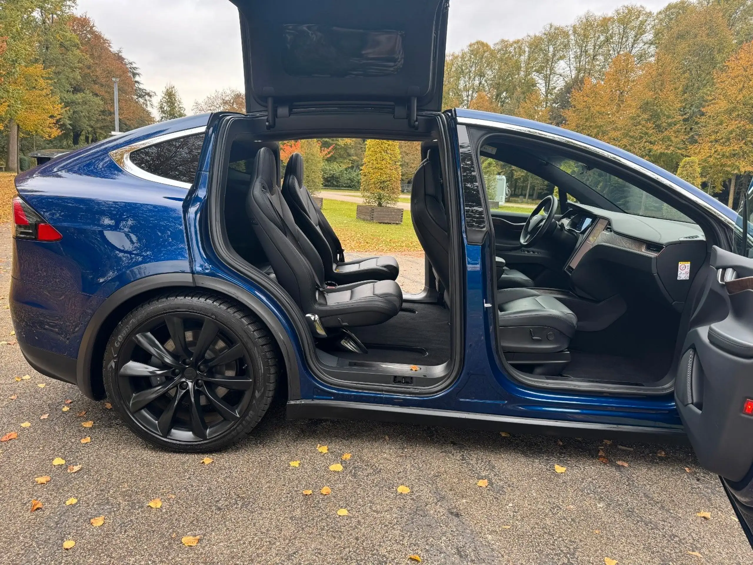 Tesla - Model X