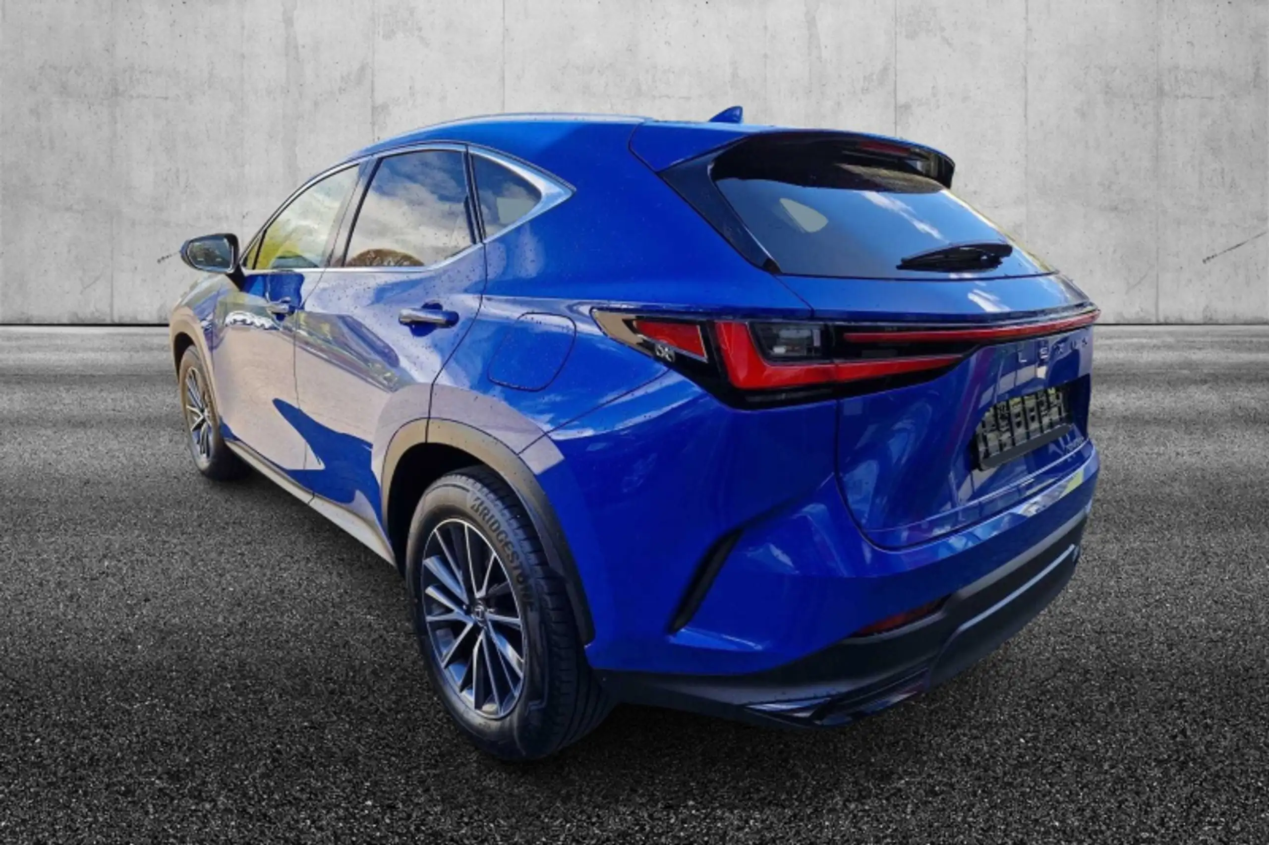 Lexus - NX 300