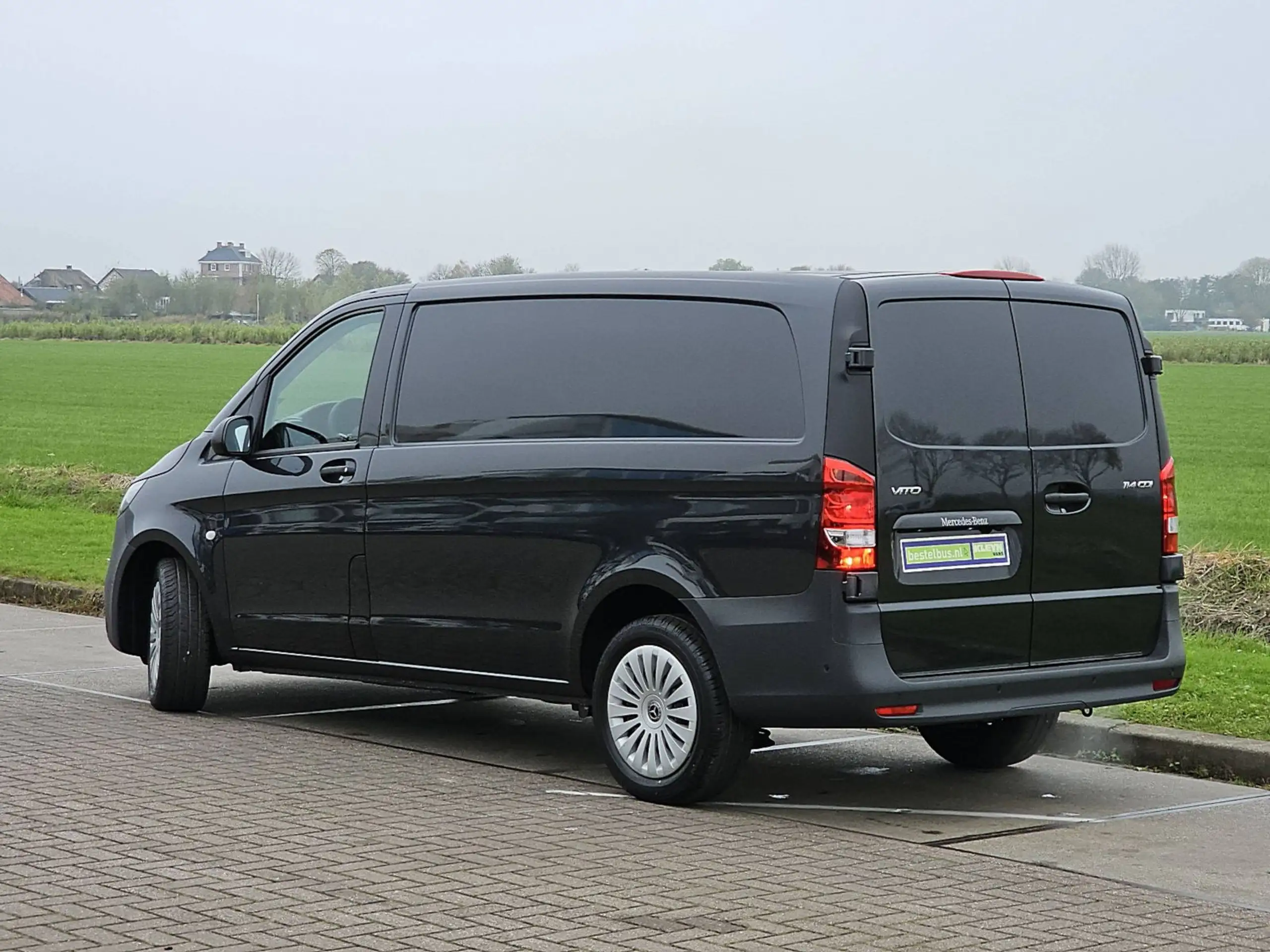 Mercedes-Benz - Vito