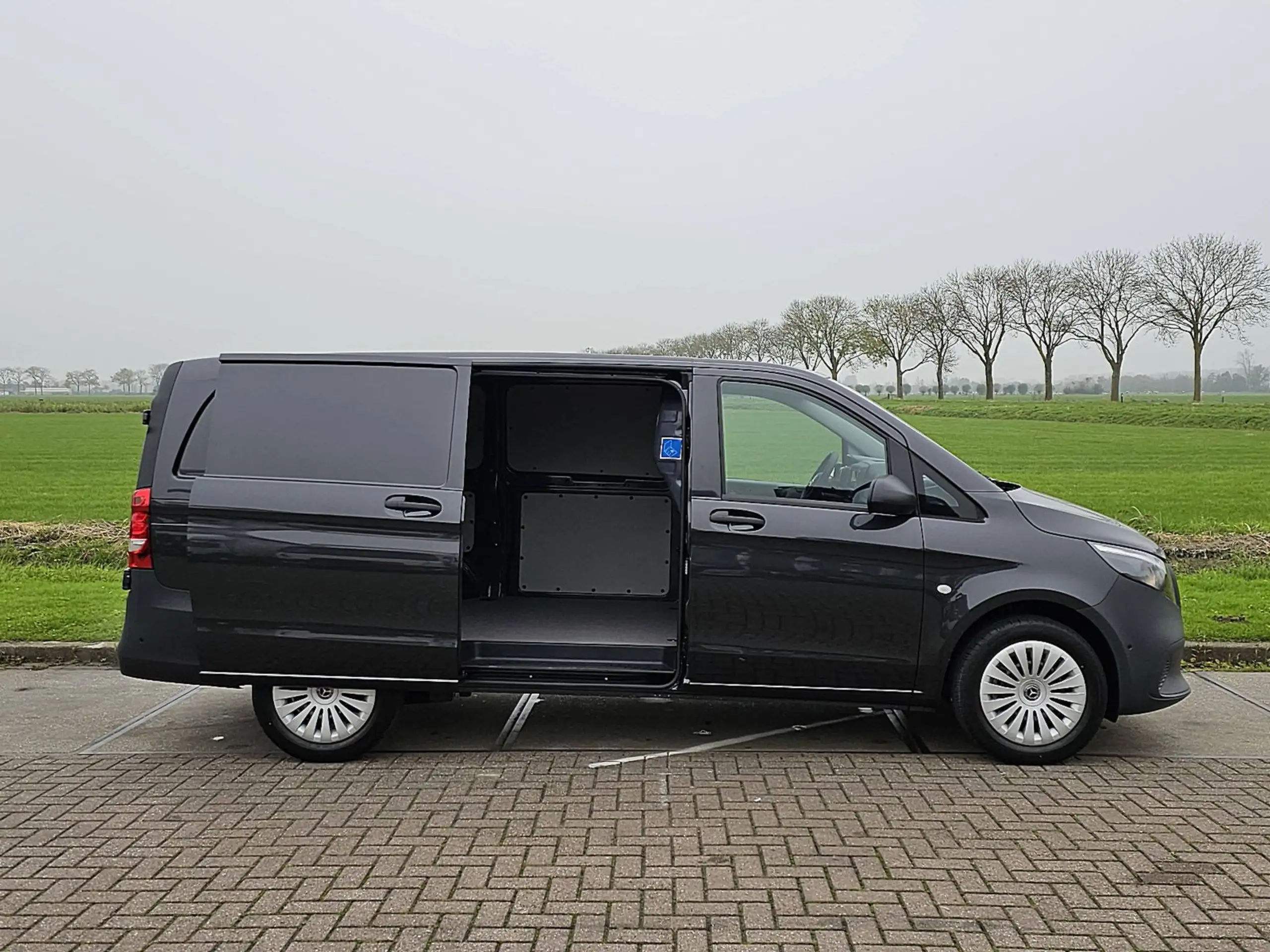 Mercedes-Benz - Vito