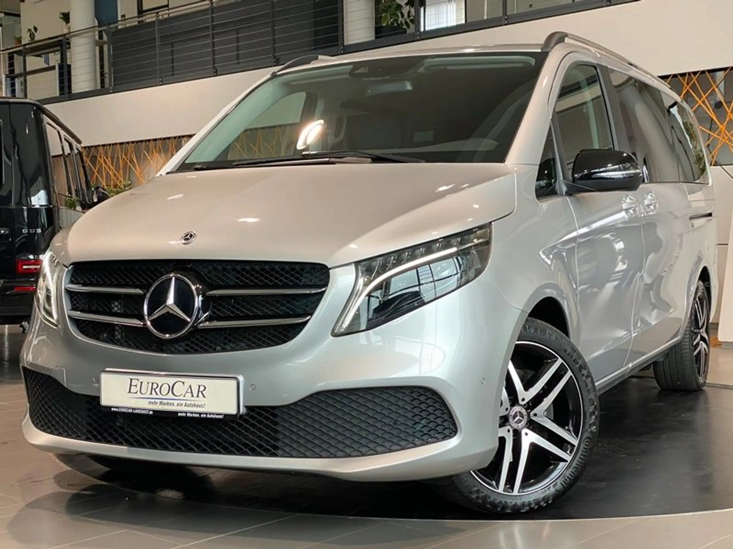 Mercedes-Benz - V 250