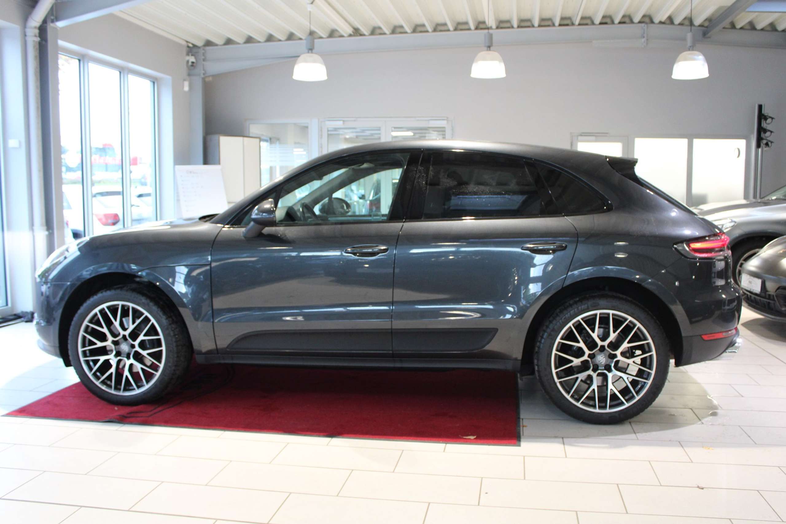 Porsche - Macan