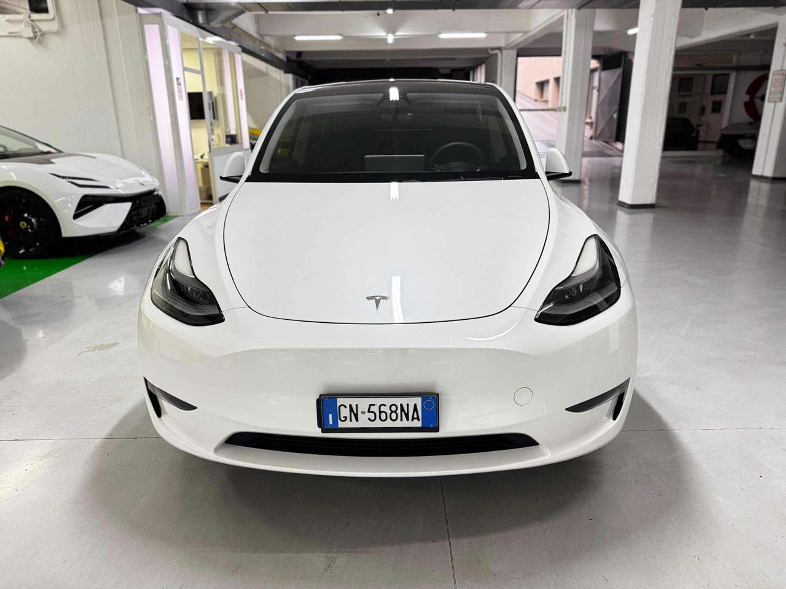 Tesla - Model Y