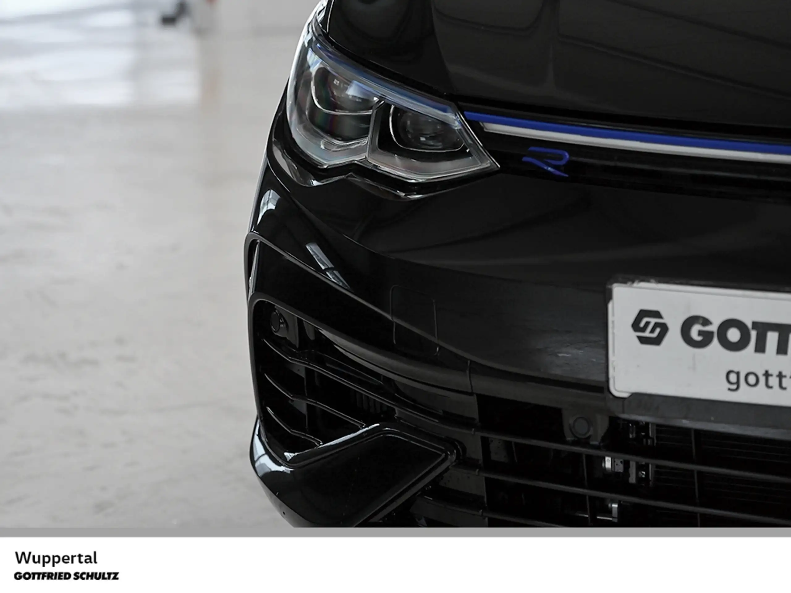 Volkswagen - Golf R