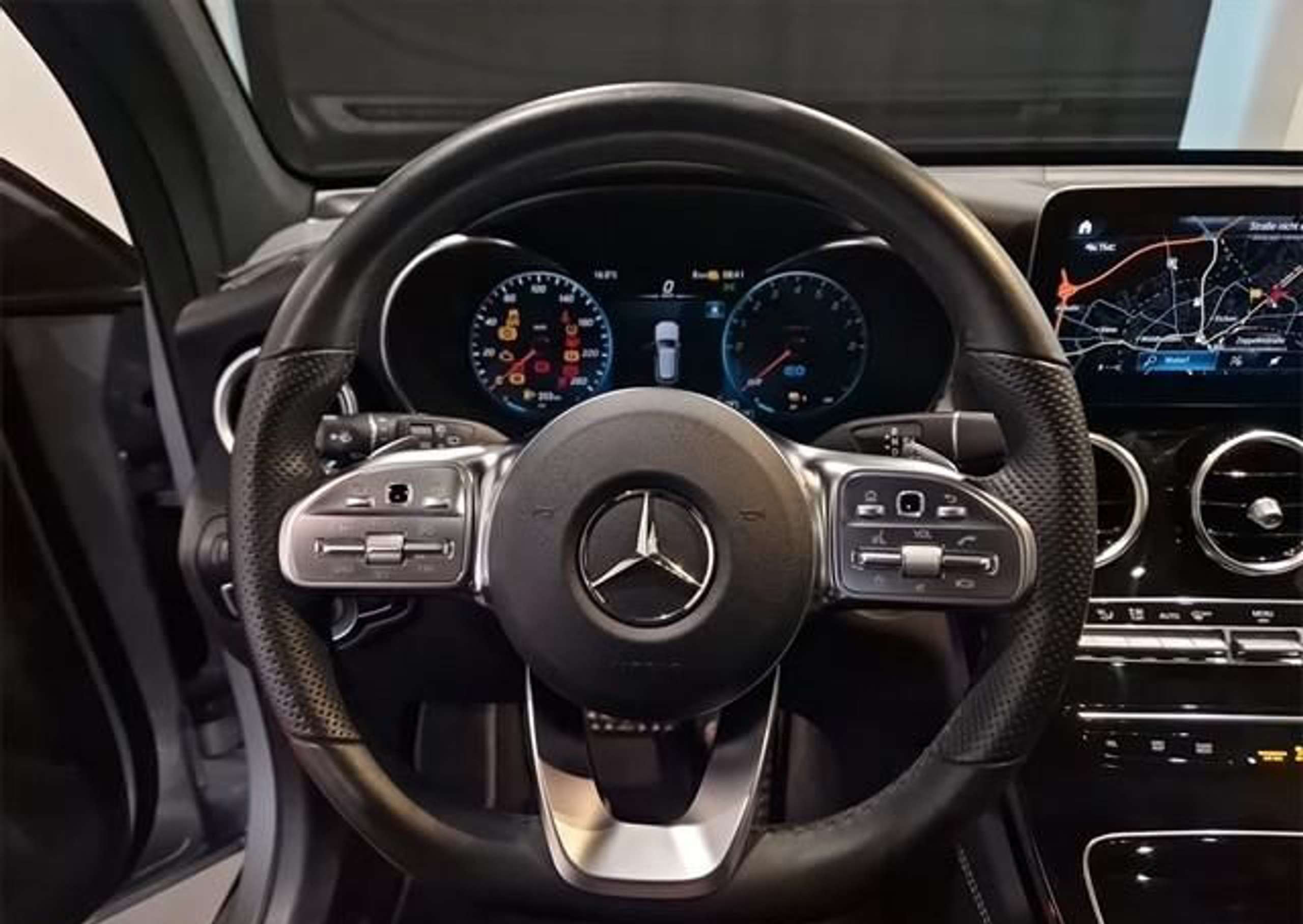 Mercedes-Benz - GLC 300