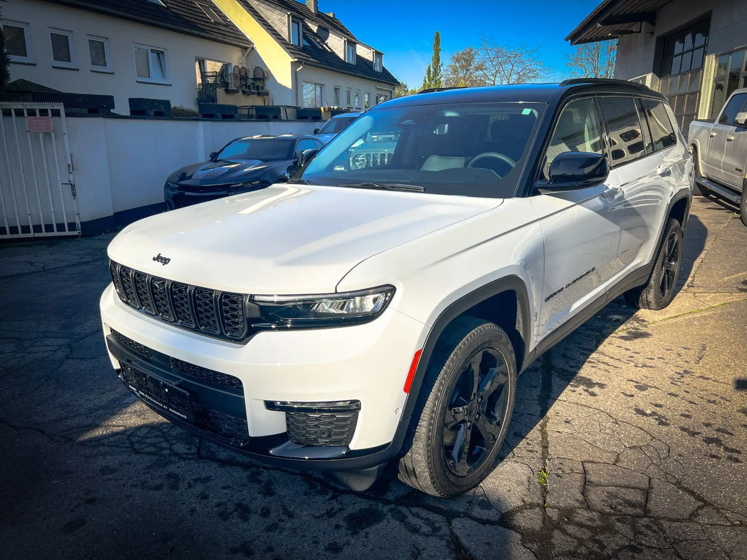 Jeep - Grand Cherokee