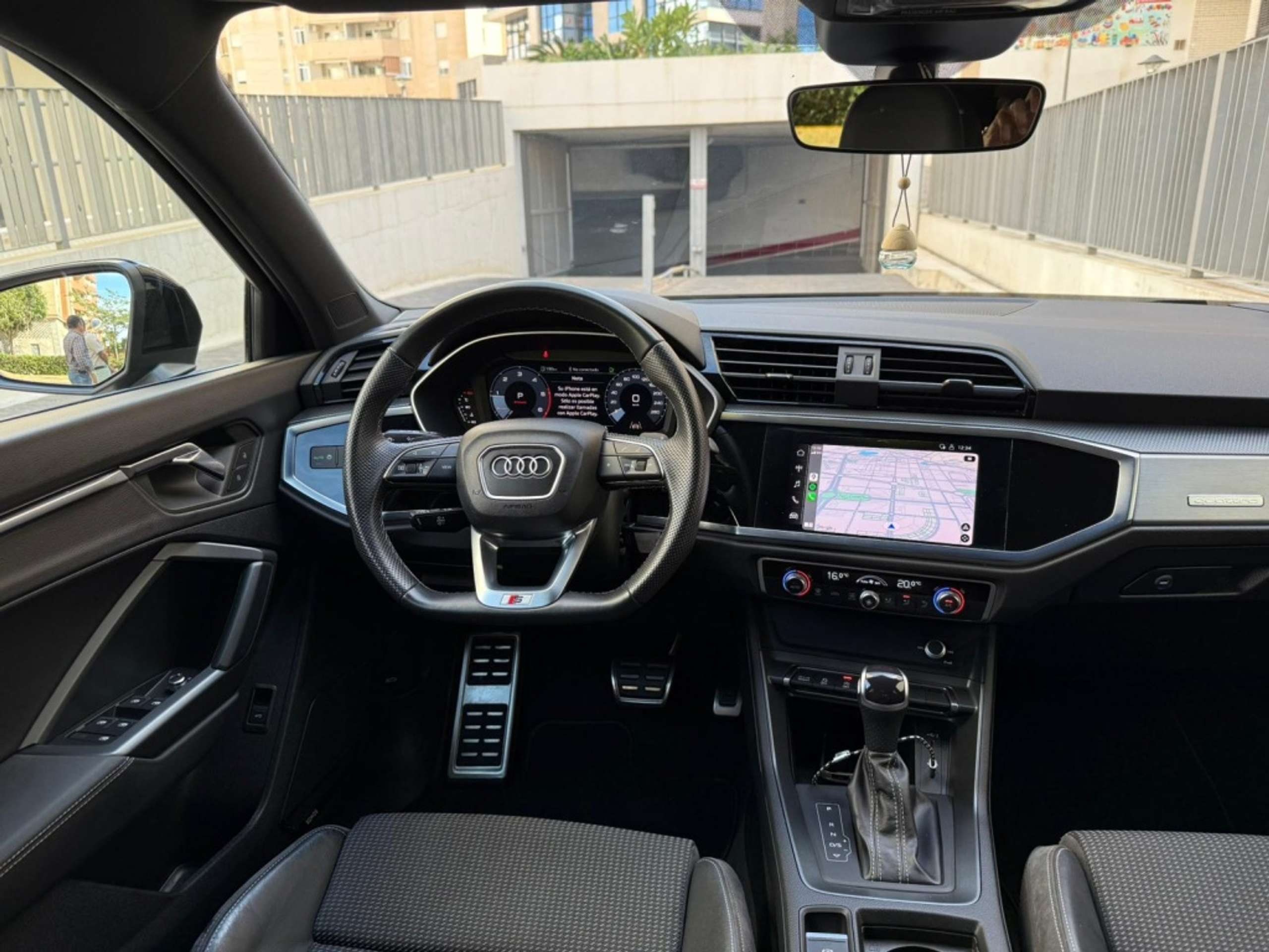 Audi - Q3