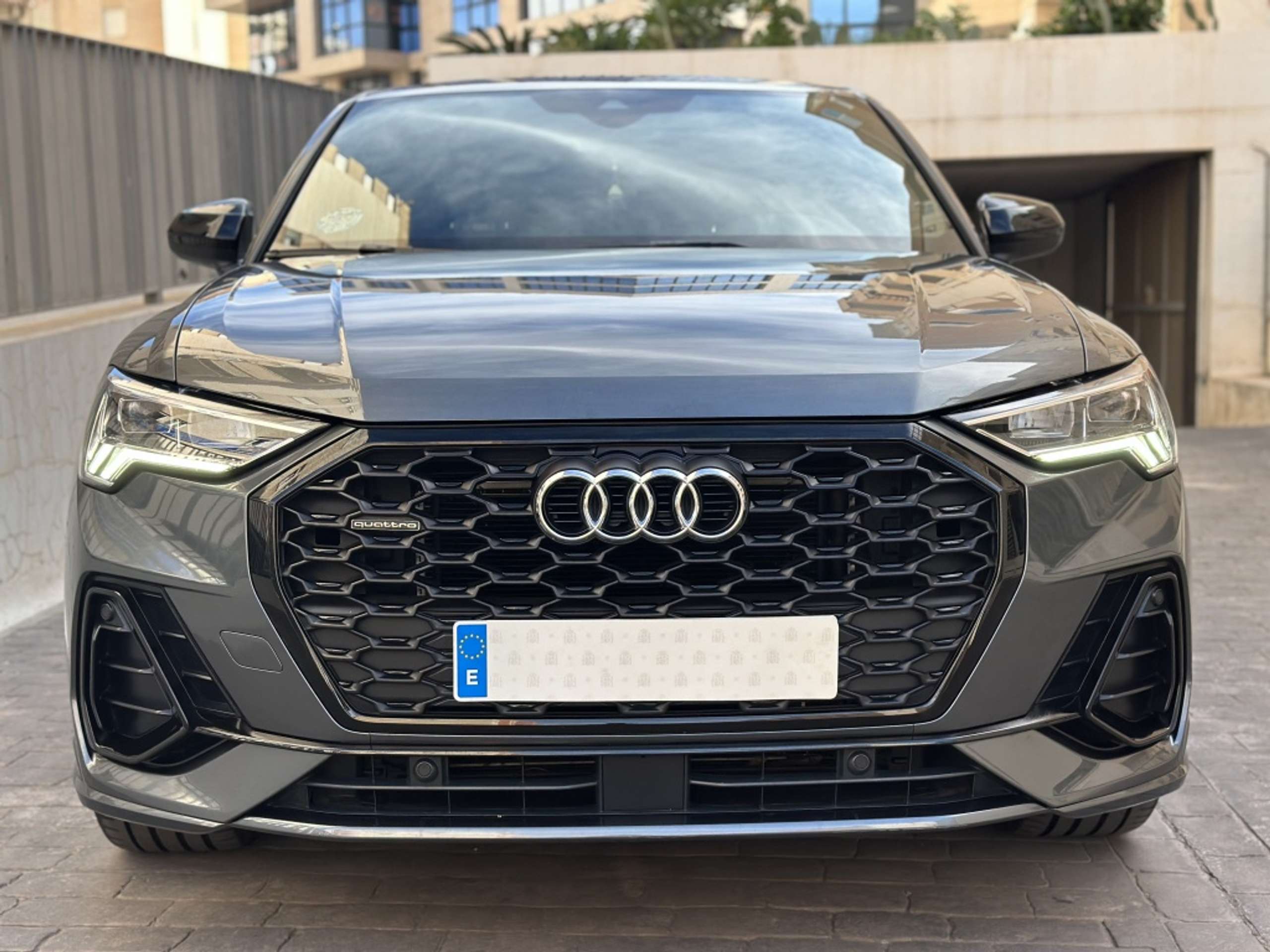 Audi - Q3