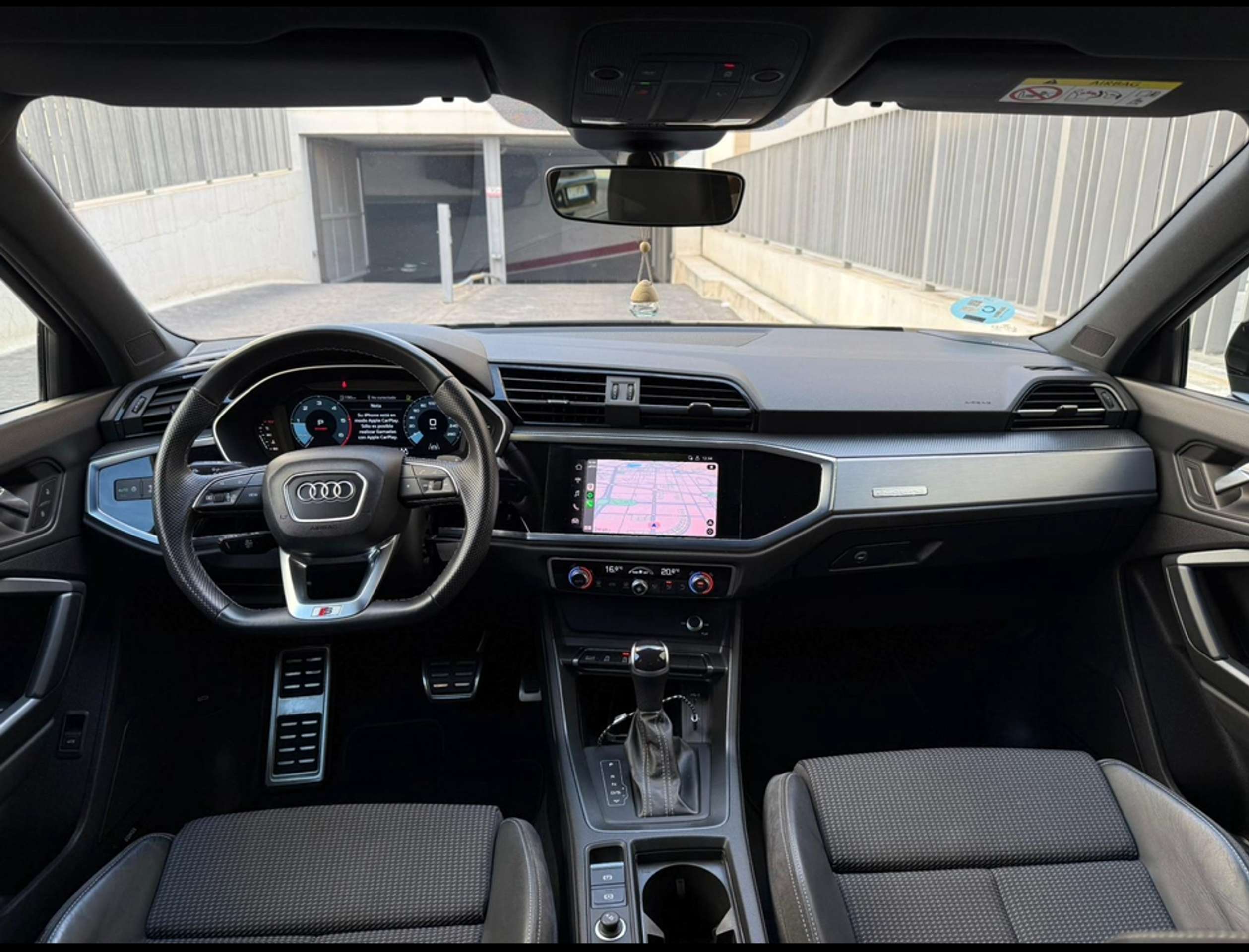 Audi - Q3