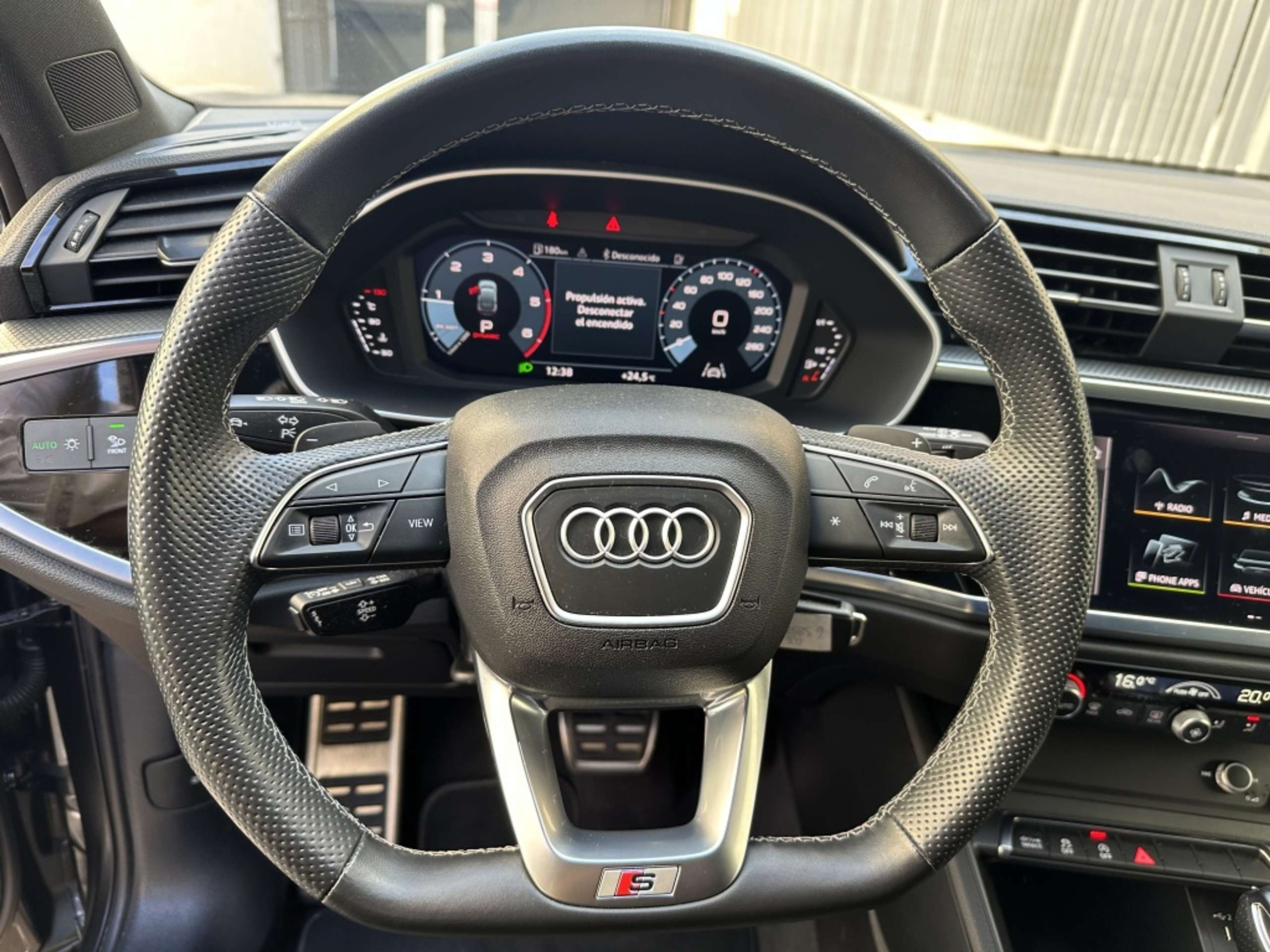 Audi - Q3