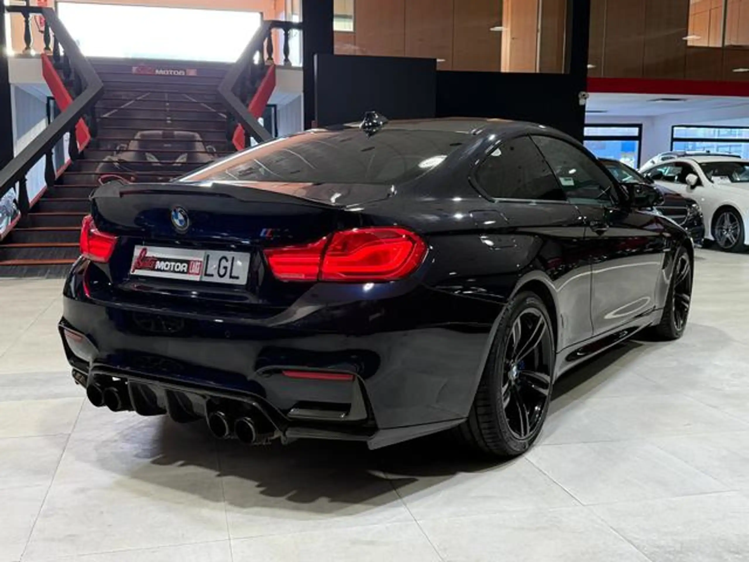 BMW - M4