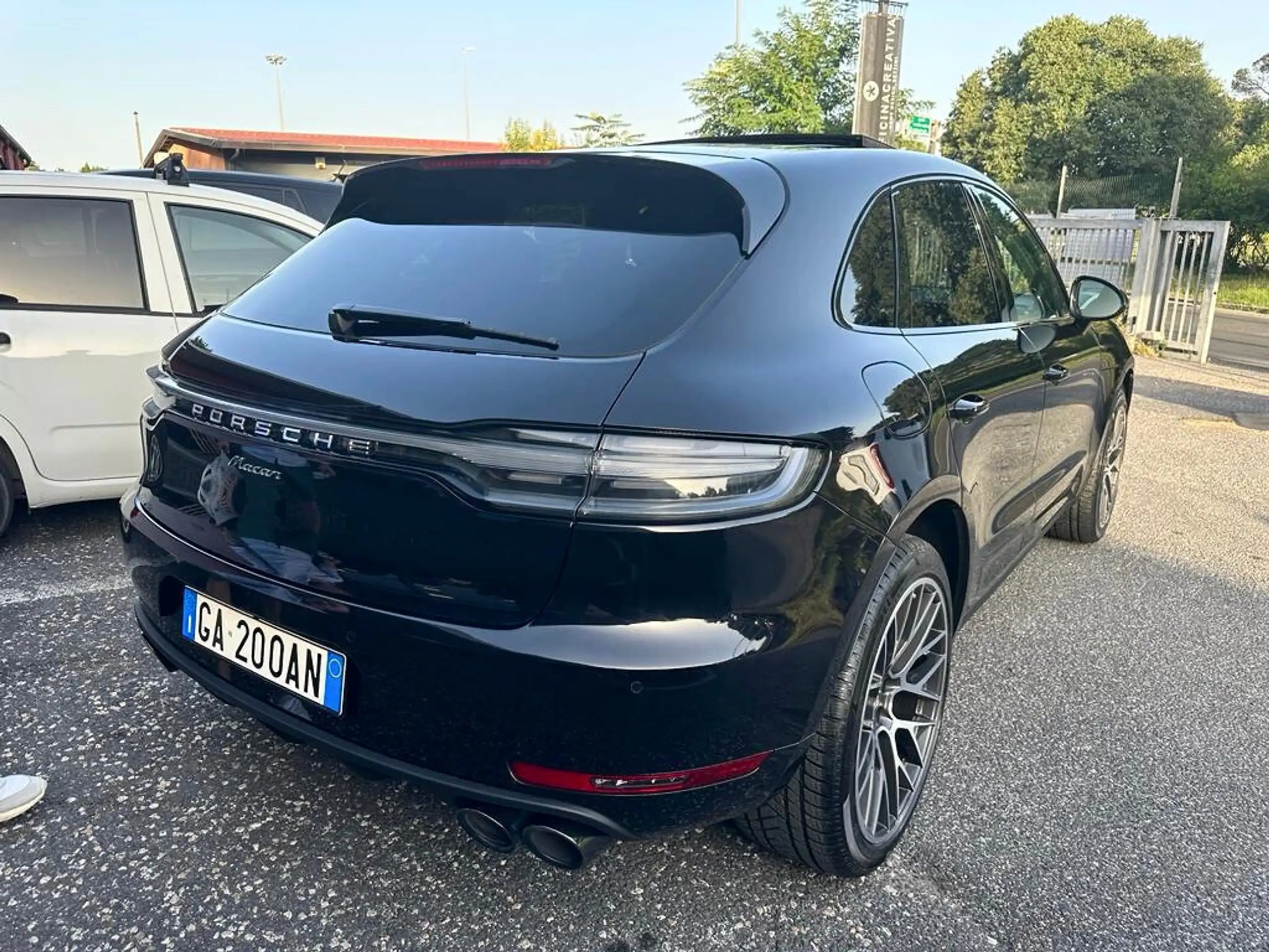 Porsche - Macan