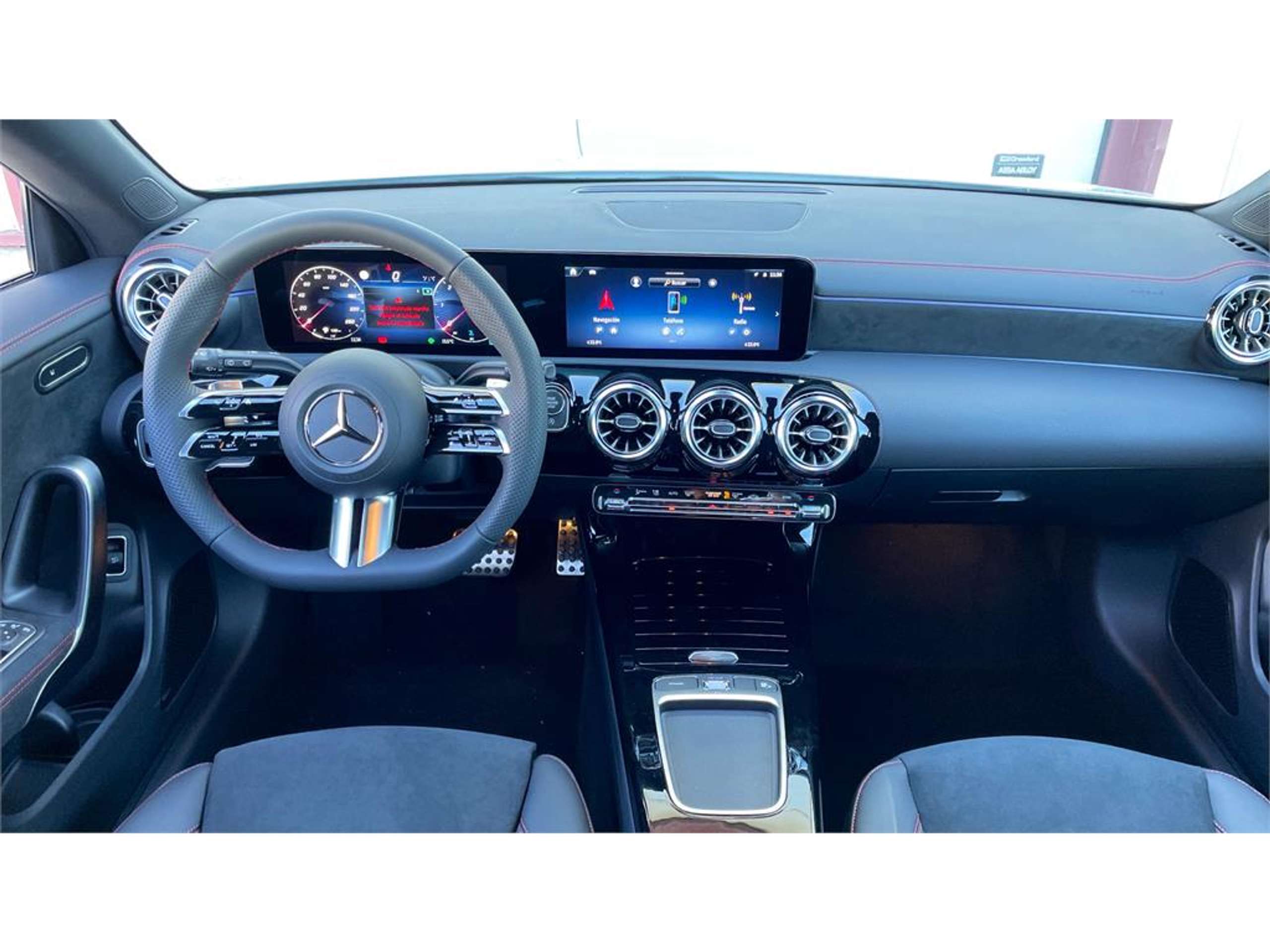 Mercedes-Benz - CLA 200