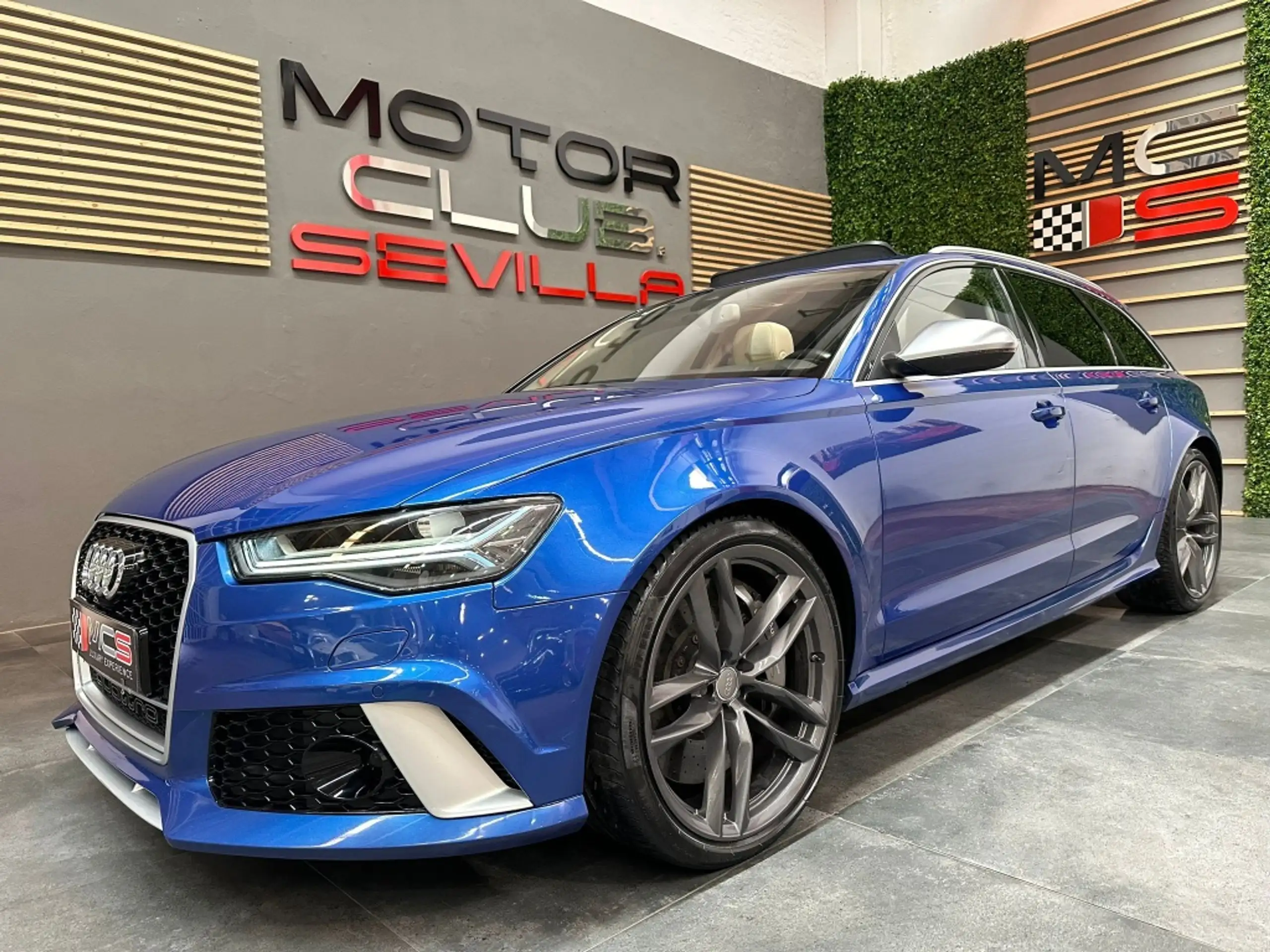 Audi - RS6