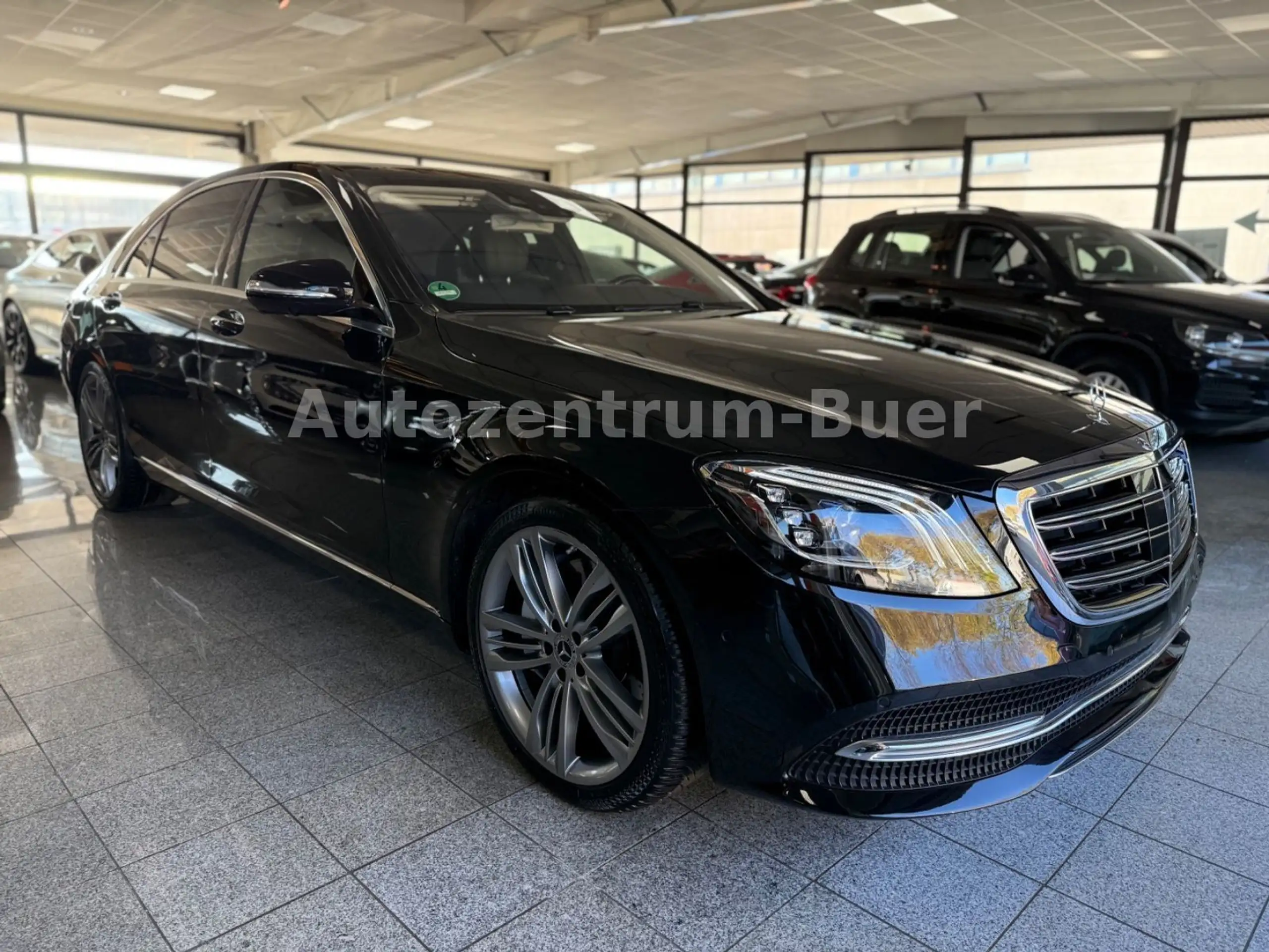 Mercedes-Benz - S 400