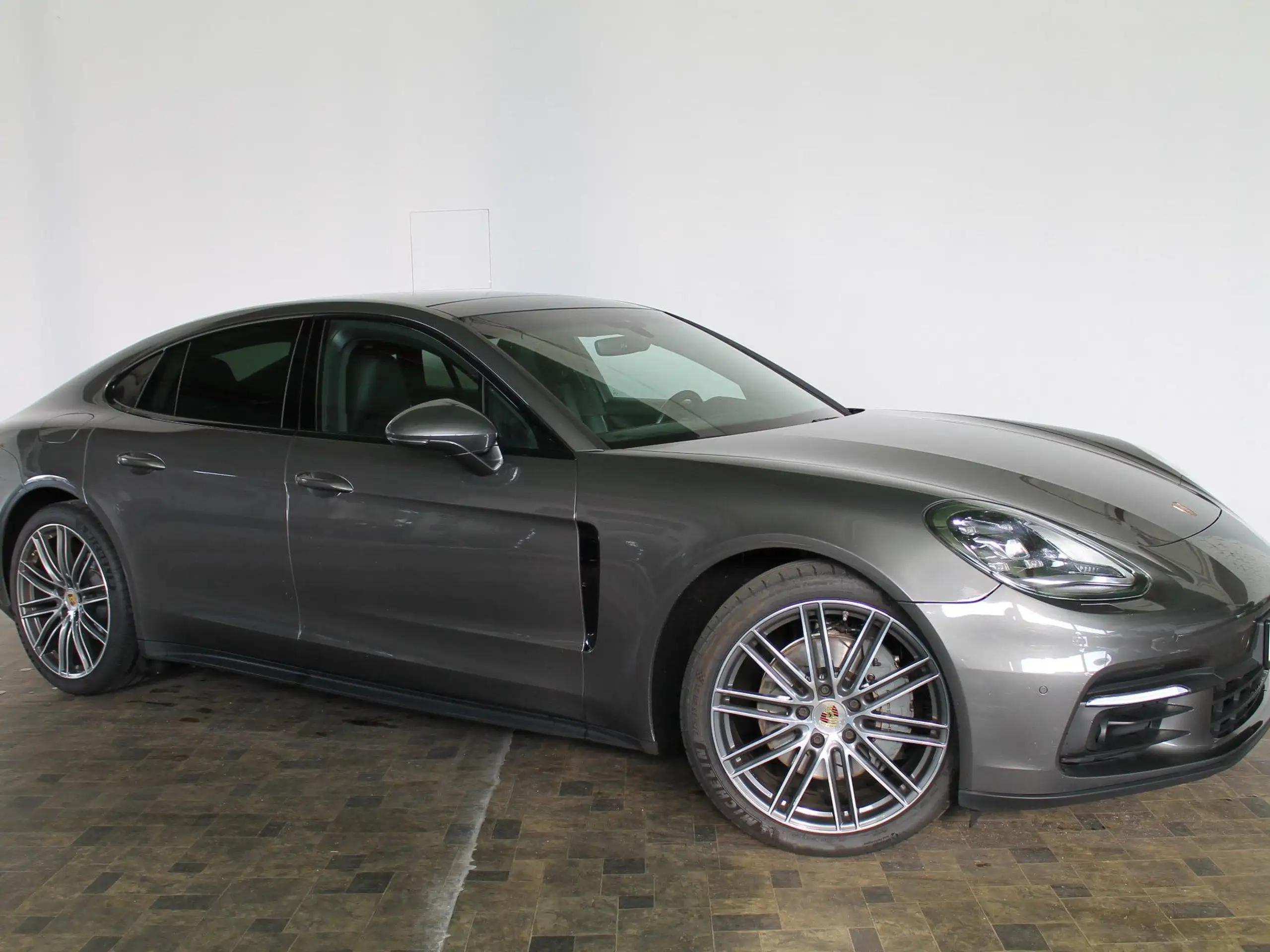 Porsche - Panamera