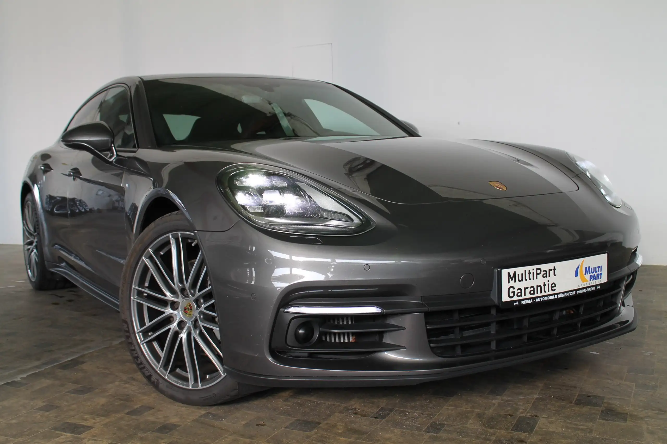 Porsche - Panamera