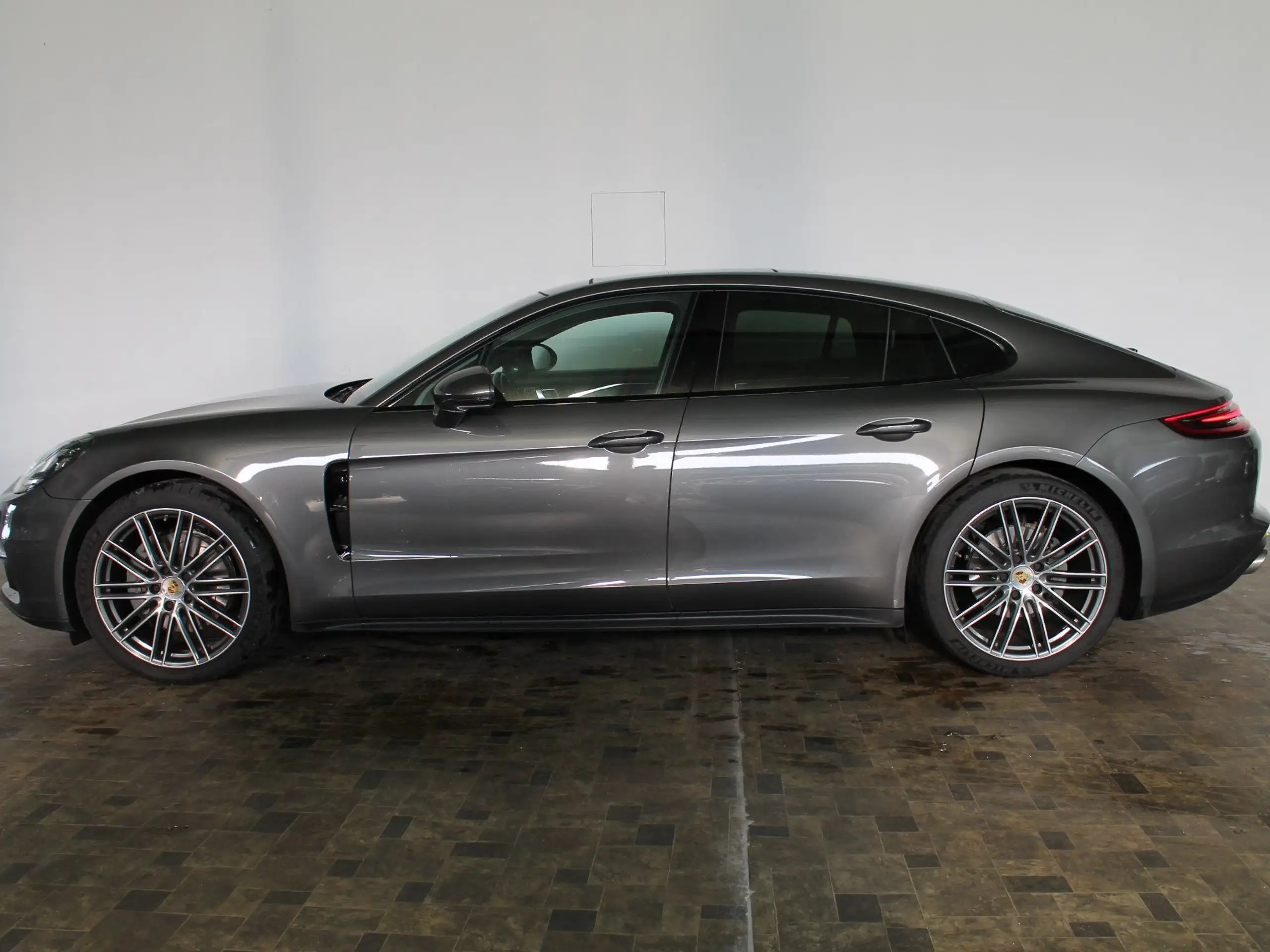 Porsche - Panamera