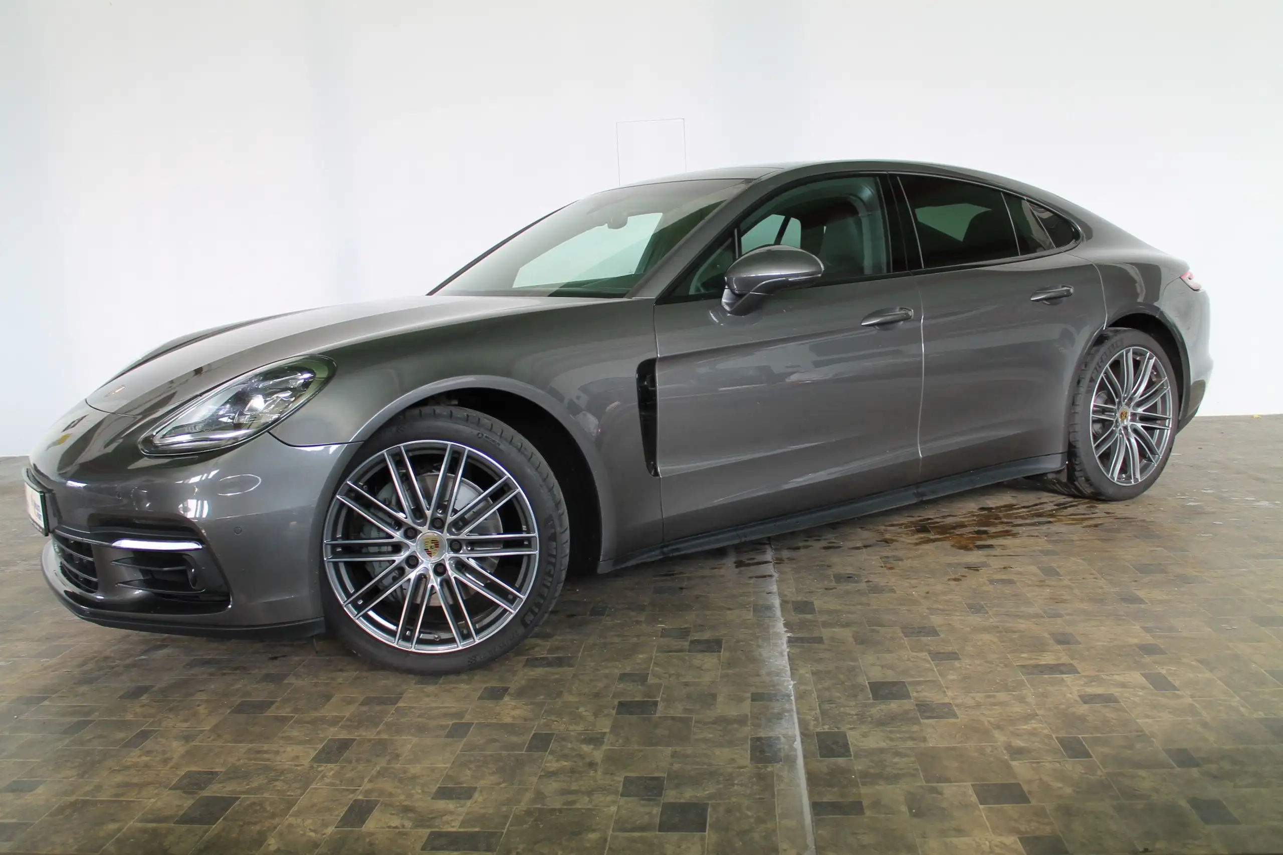 Porsche - Panamera