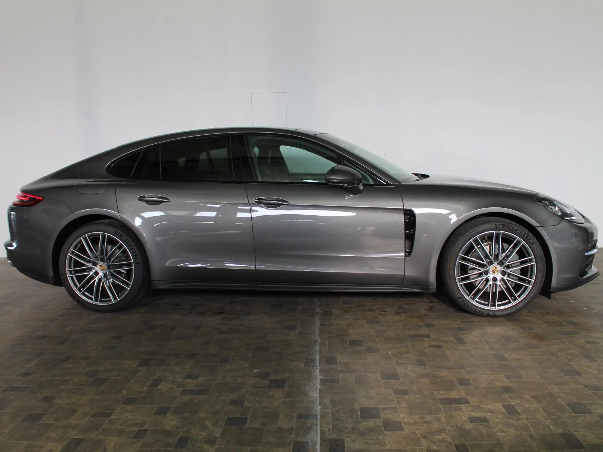 Porsche - Panamera