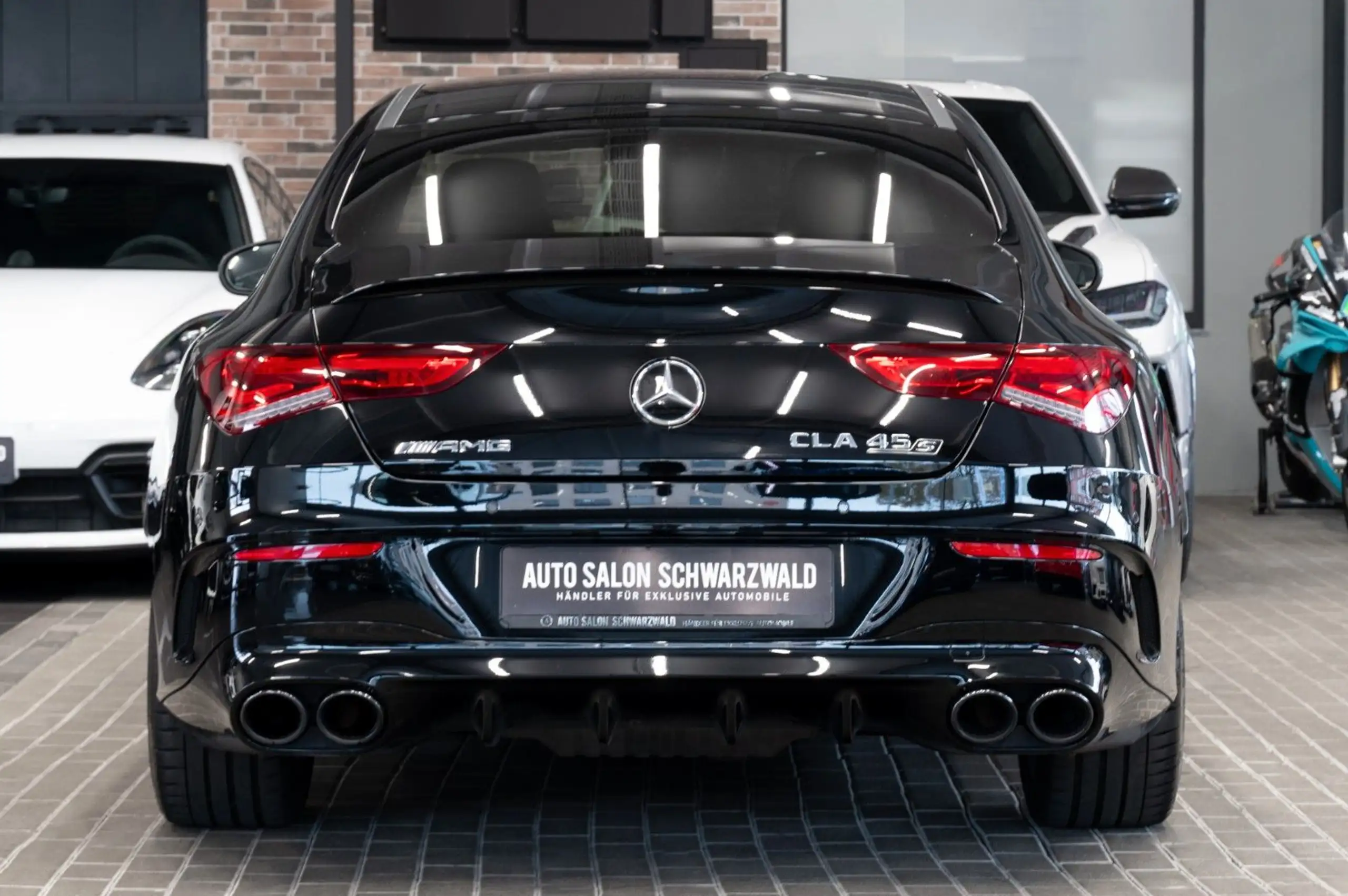 Mercedes-Benz - CLA 45 AMG