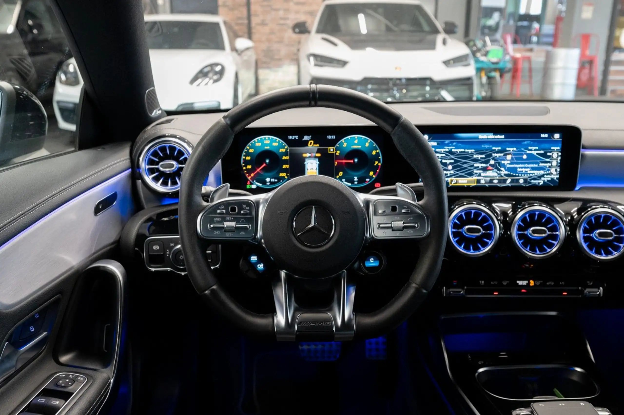 Mercedes-Benz - CLA 45 AMG