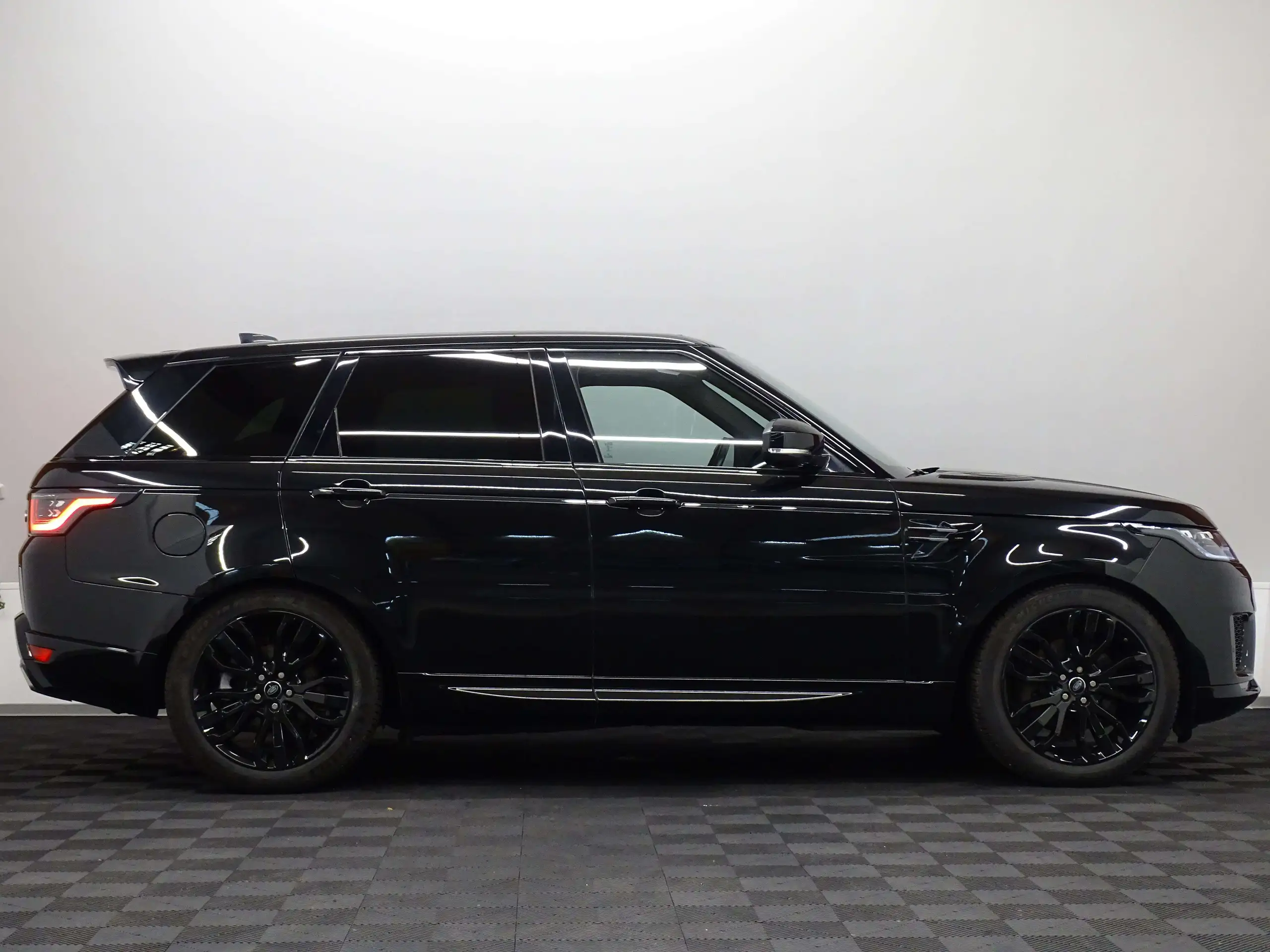 Land Rover - Range Rover Sport